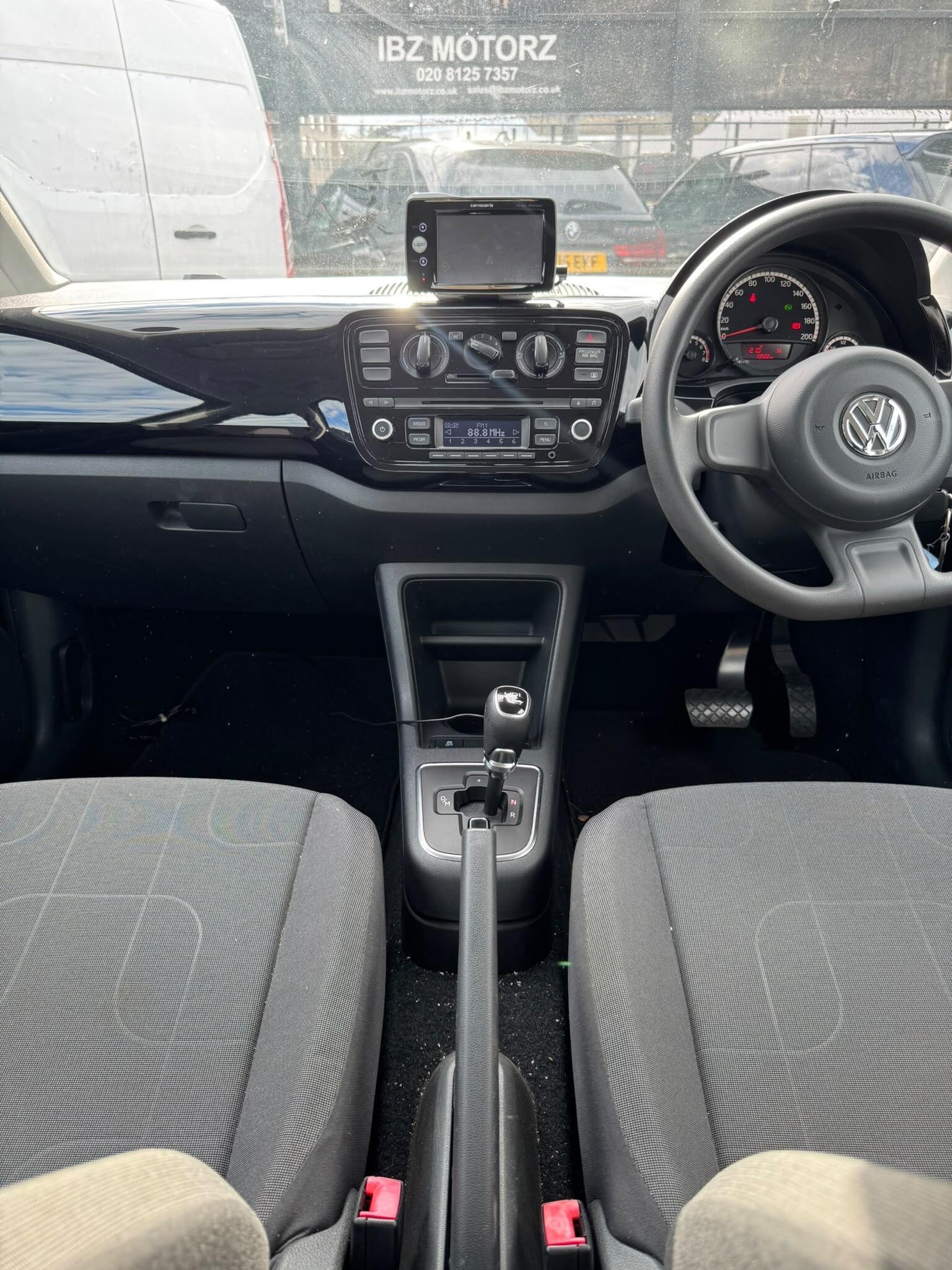 Volkswagen Up! view 39