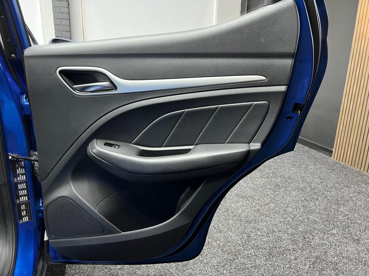 MG ZS view 40