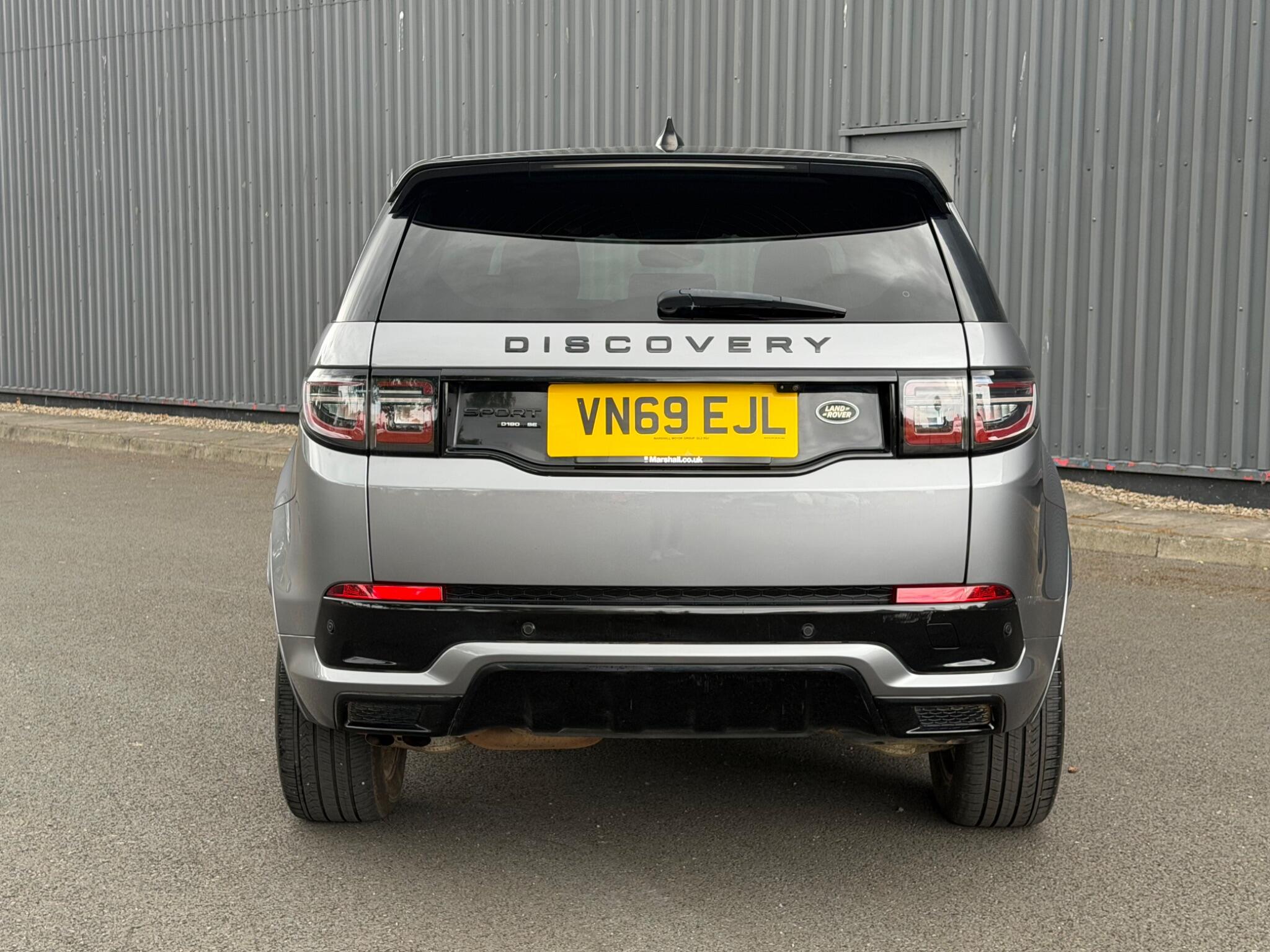 Land Rover Discovery Sport view 7