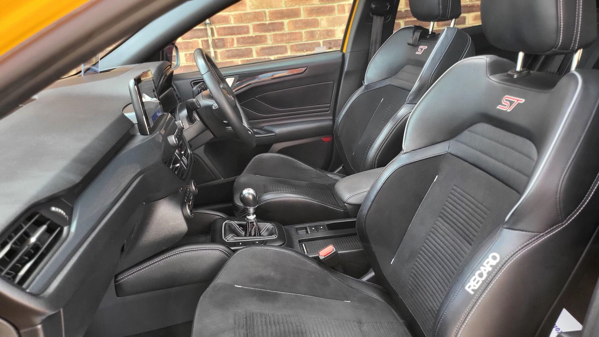 Ford Focus view 42