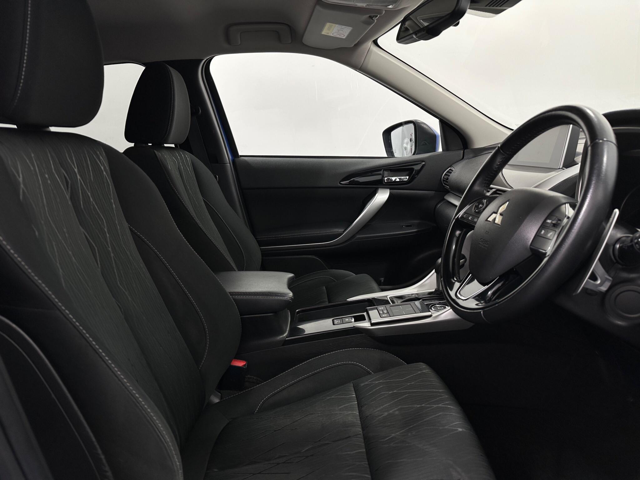 Mitsubishi Eclipse Cross view 32
