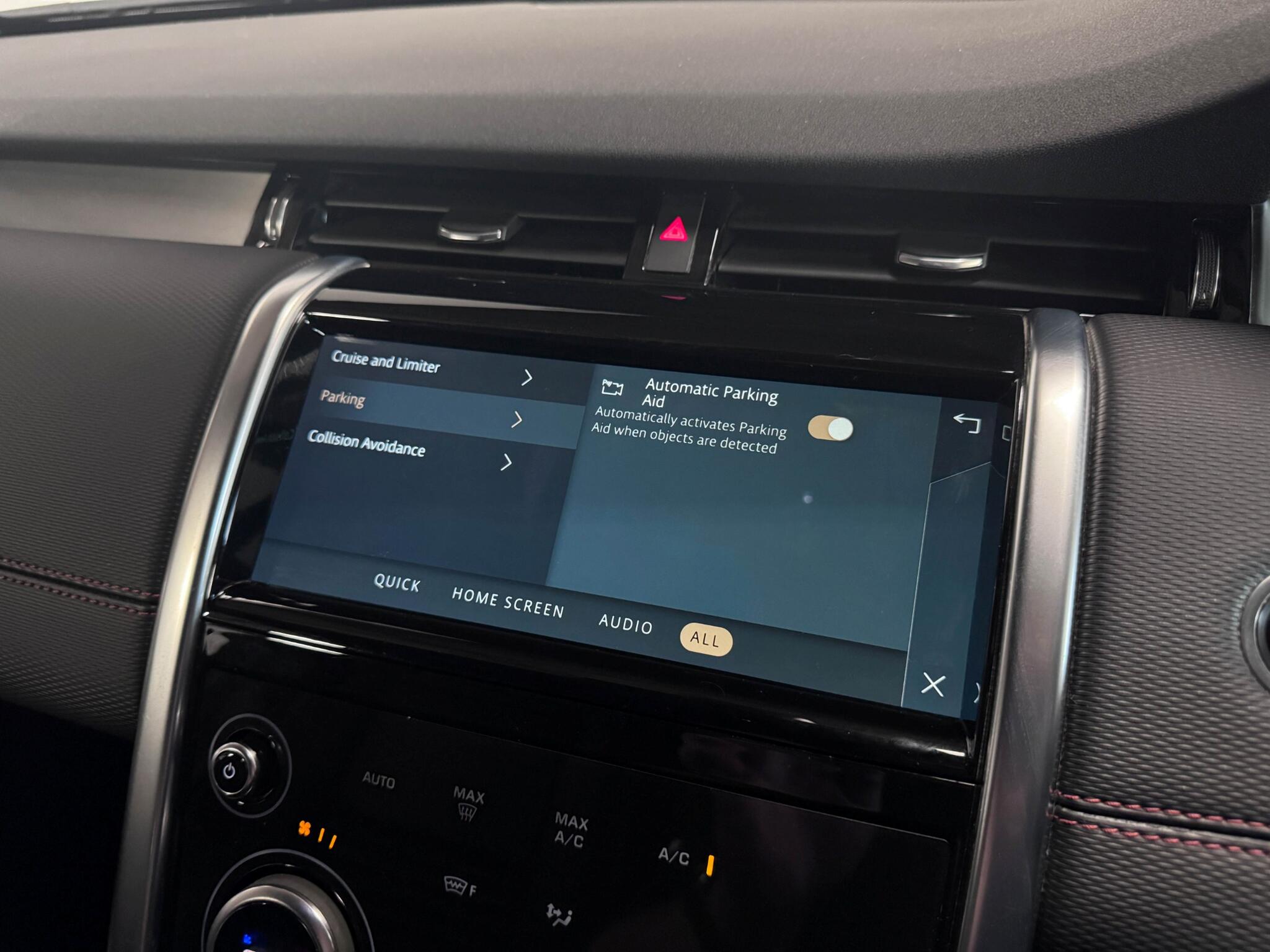 Land Rover Discovery Sport view 56