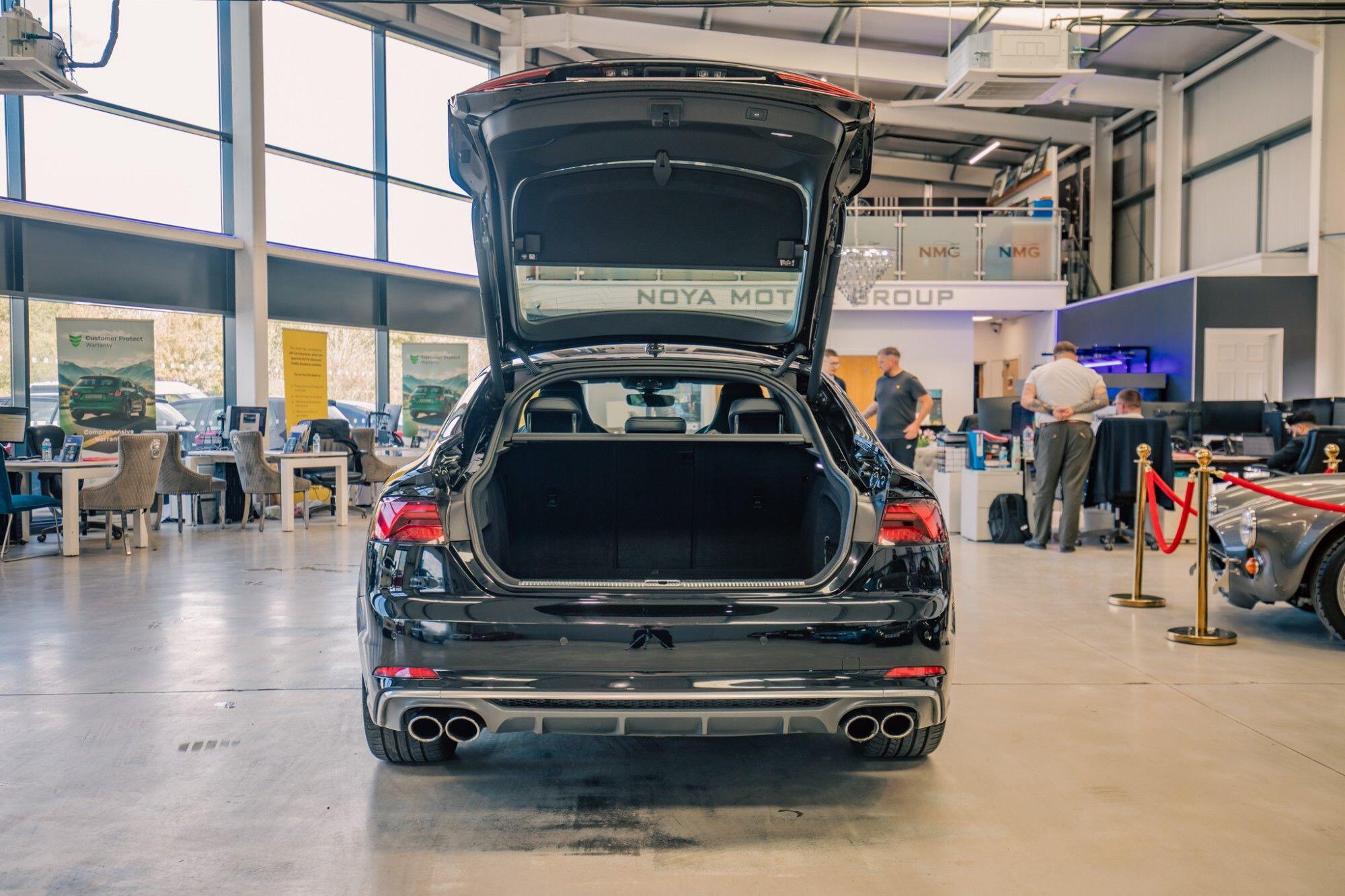 Audi S5 view 38