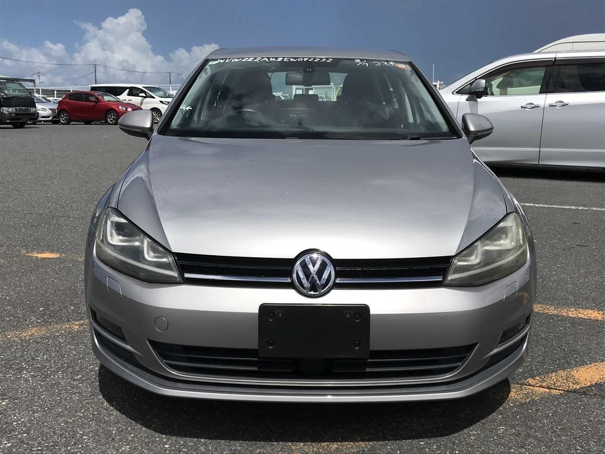 Volkswagen Golf view 11