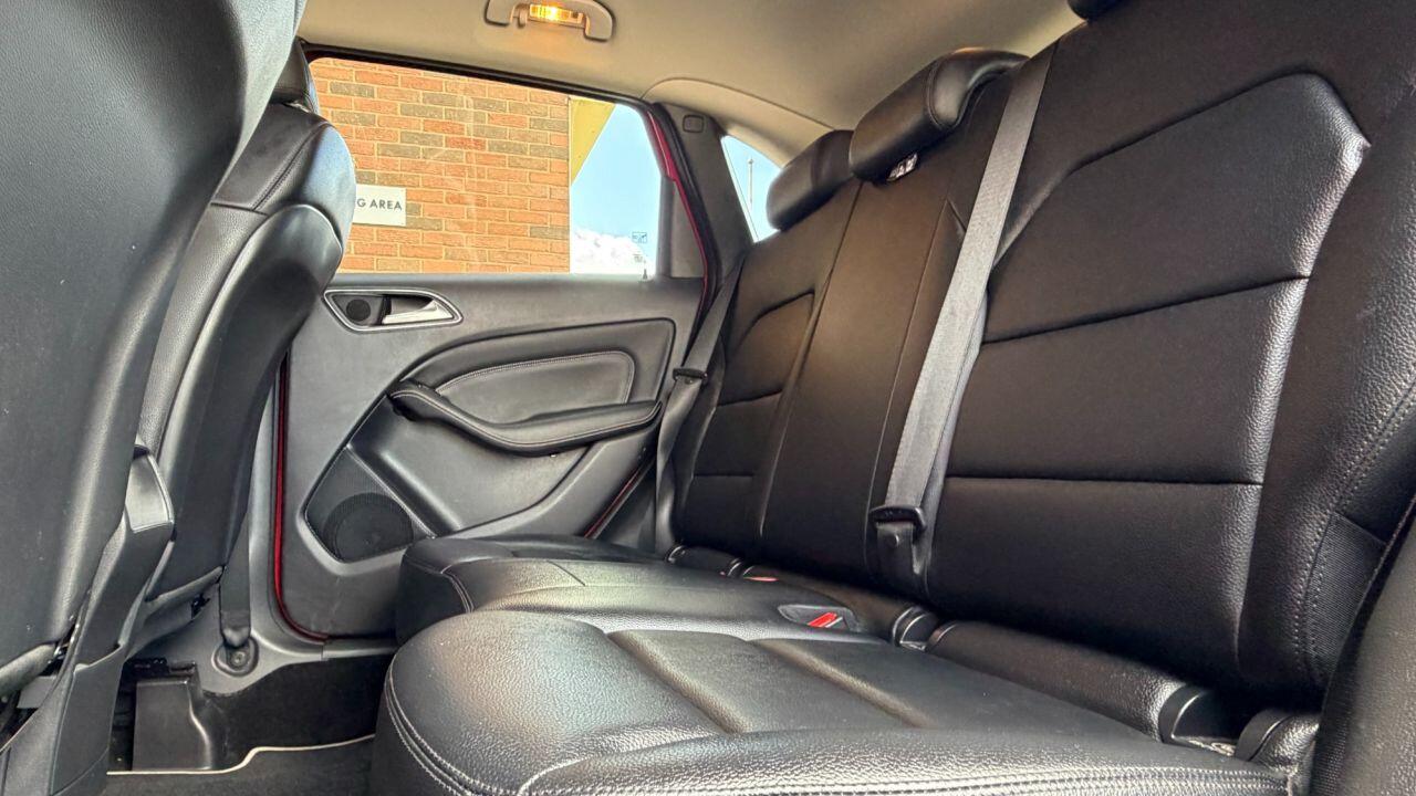 Mercedes-Benz B-Class view 13