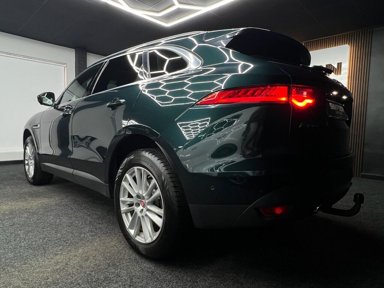 Jaguar F-Pace view 5
