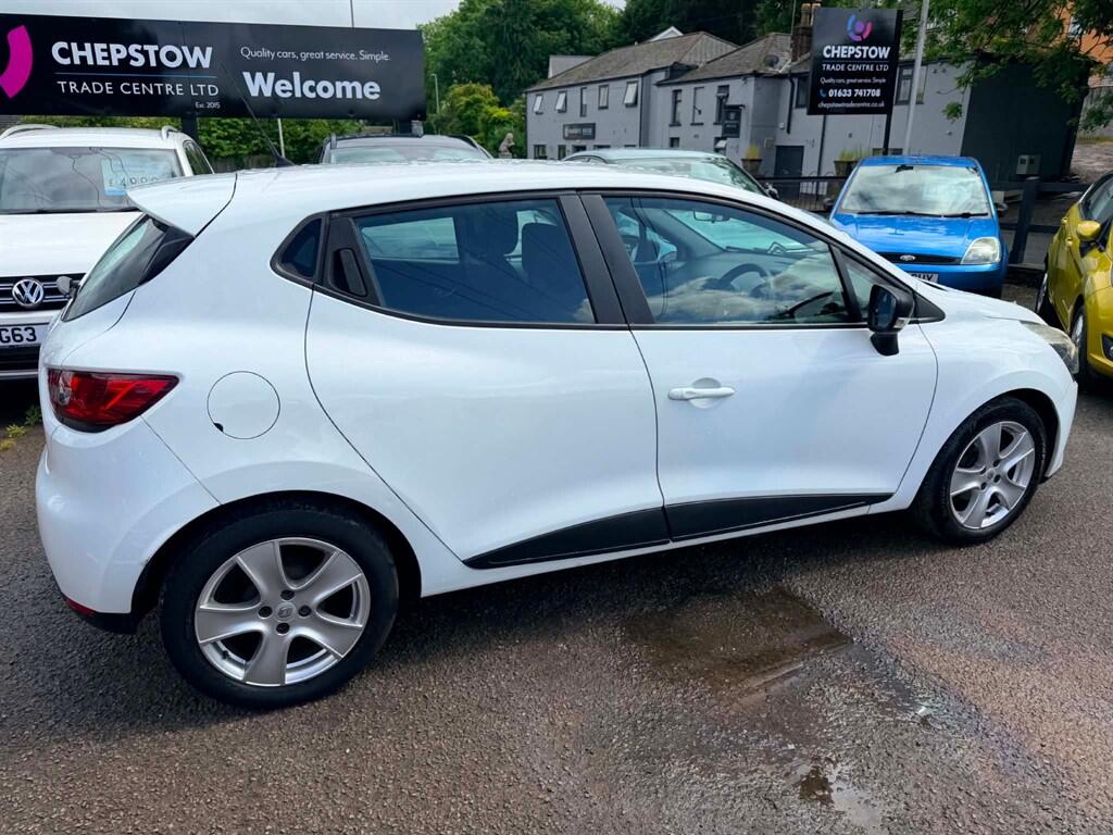 Renault Clio view 2