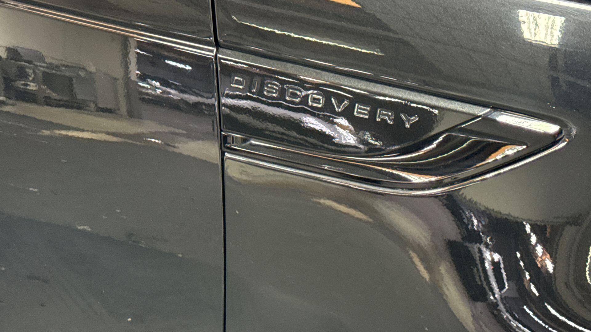 Land Rover Discovery view 20