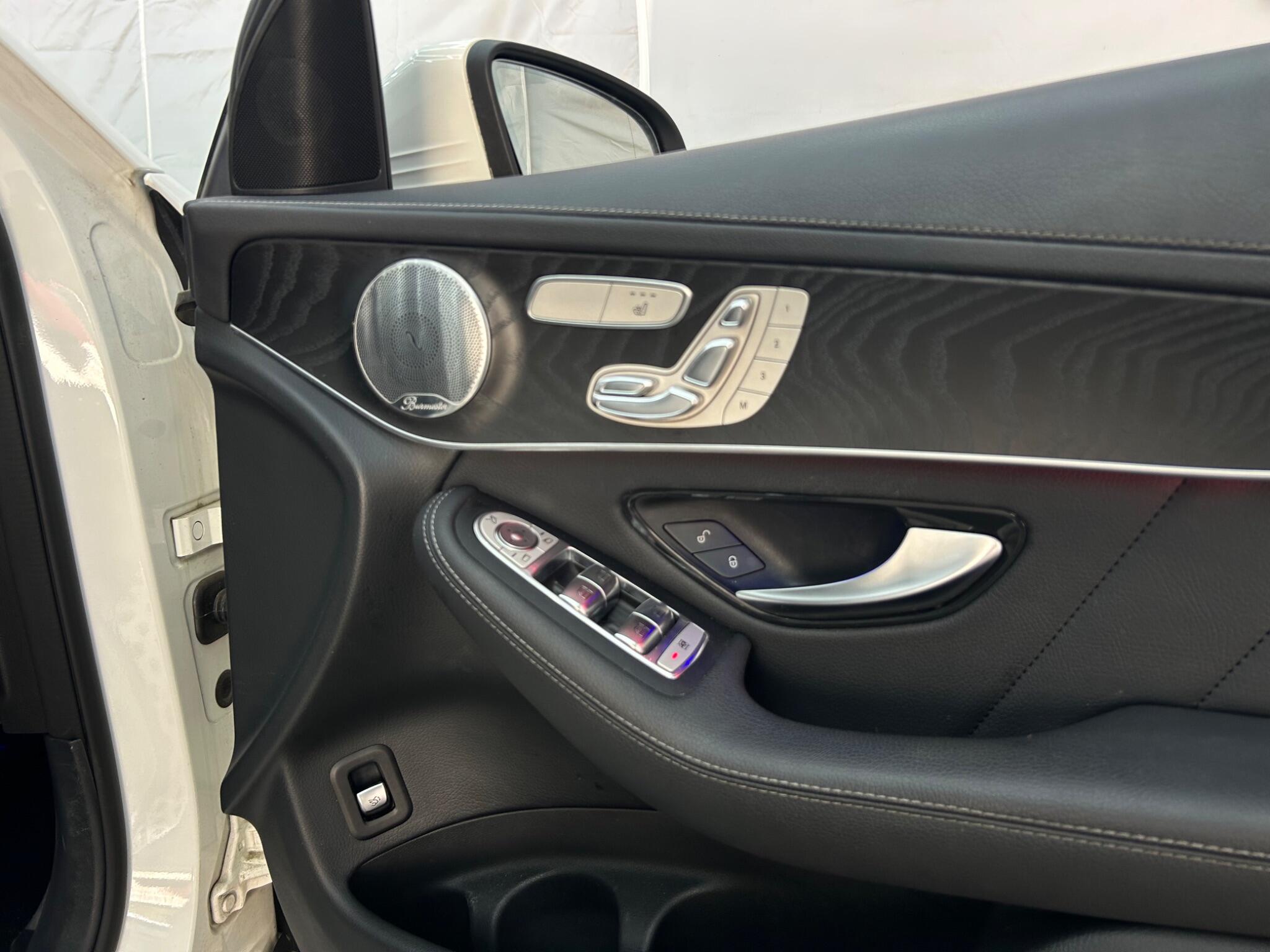 Mercedes-Benz GLC view 33