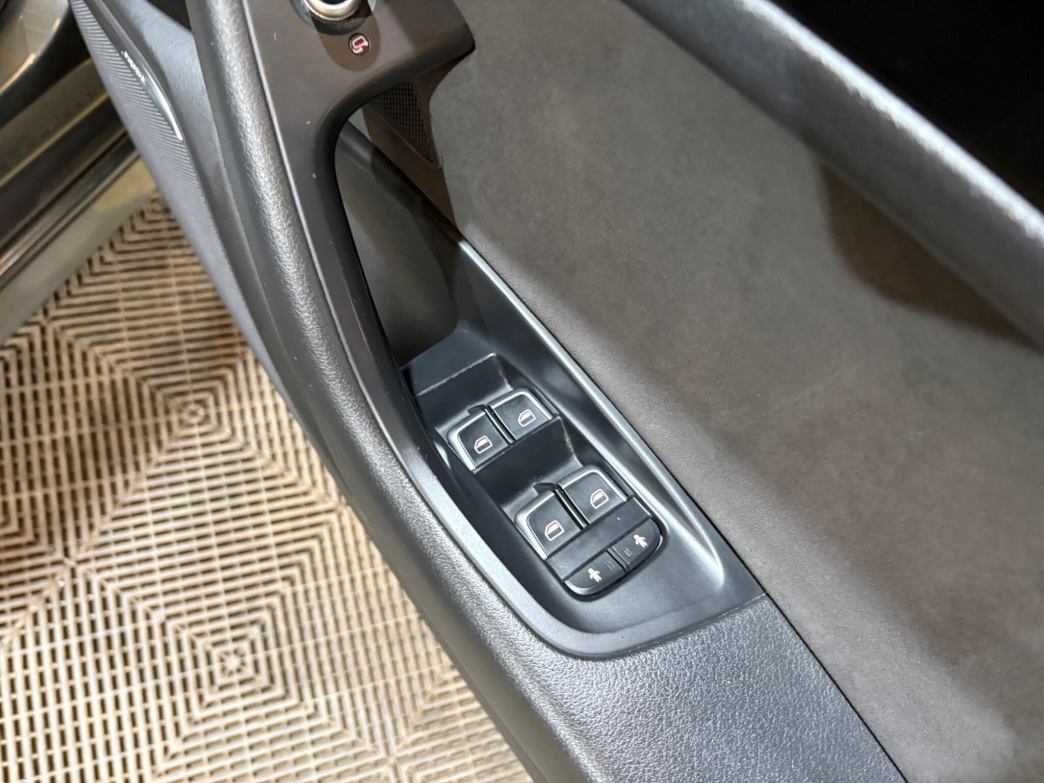 Audi A6 view 34