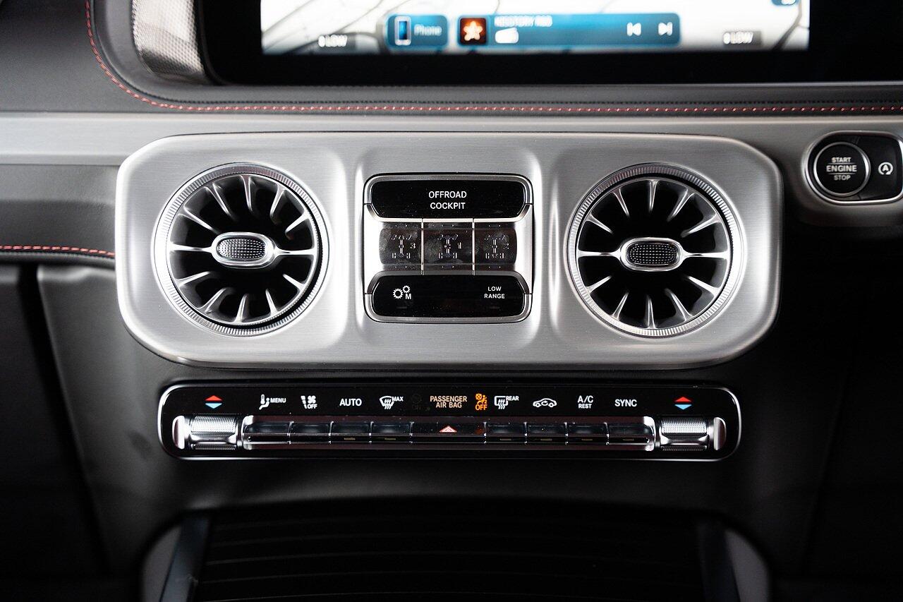 Mercedes-Benz G-Class view 39