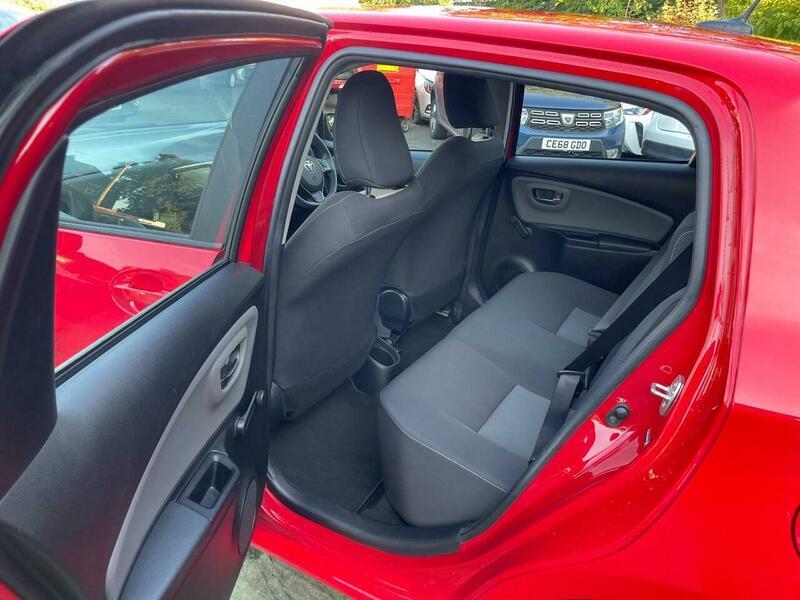 2017 Toyota Yaris 1.5 VVT-i Icon Euro 6 5dr • 37,180 miles image 28