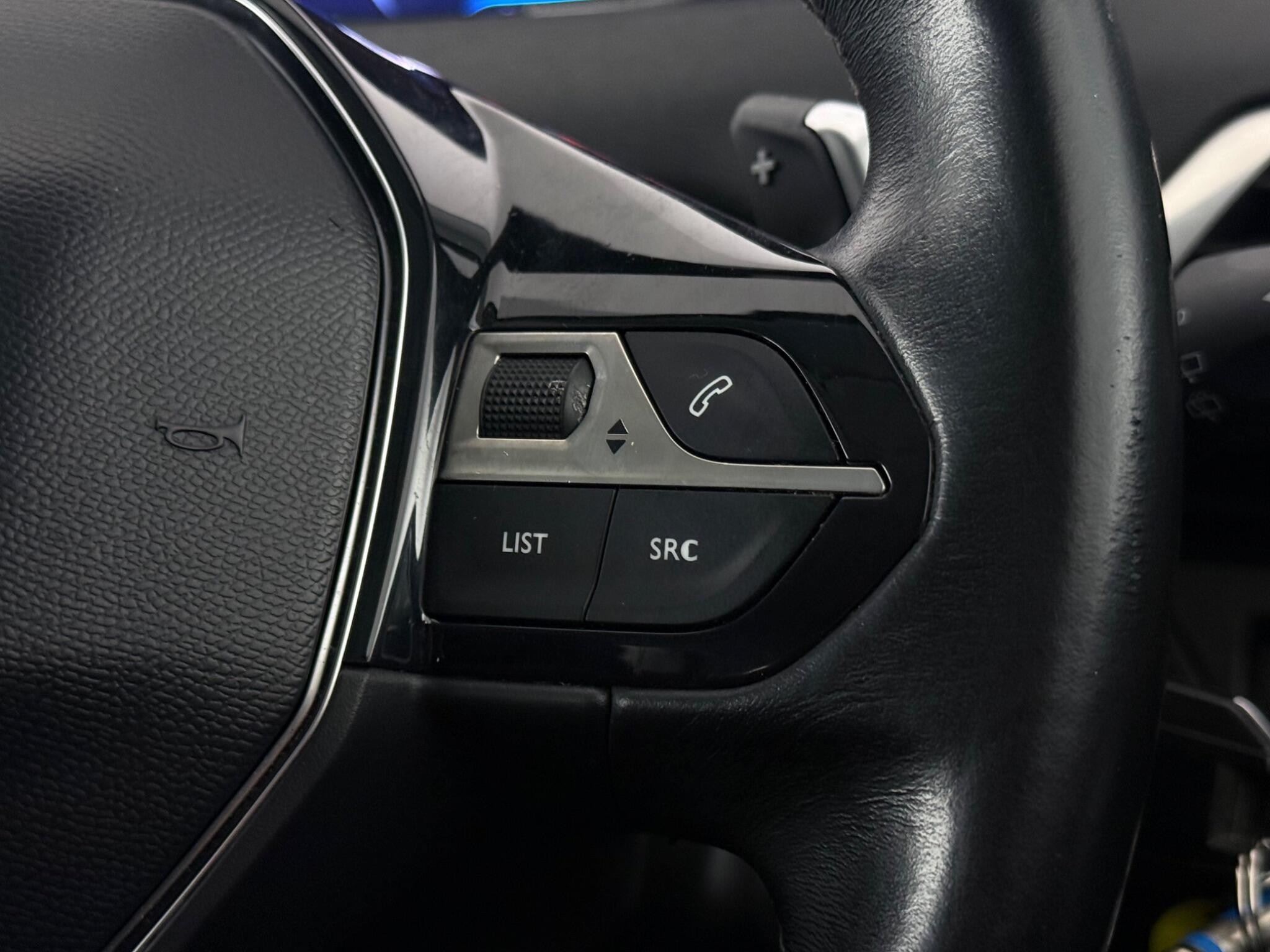 Peugeot 3008 view 16