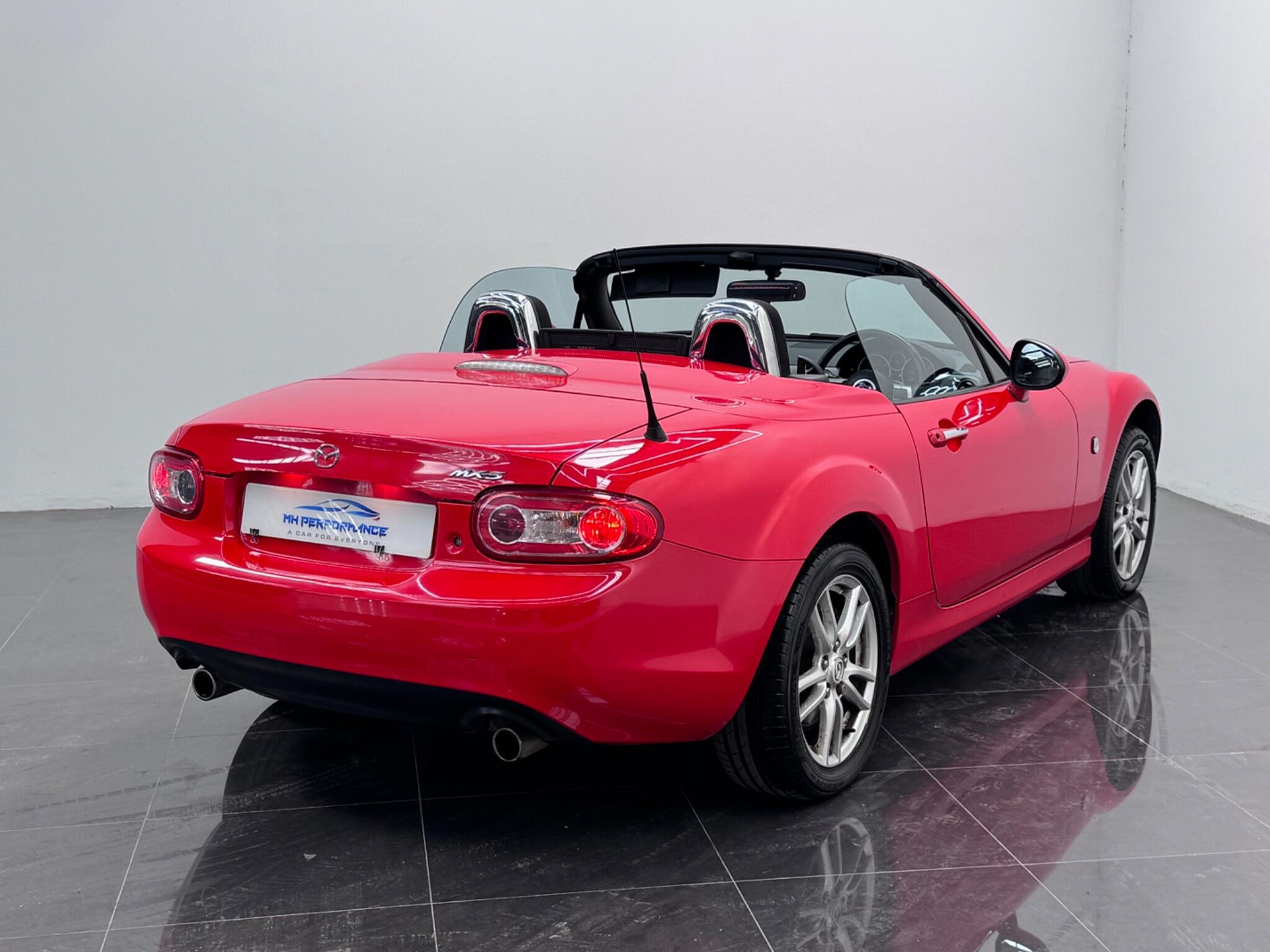 Mazda MX-5 view 8