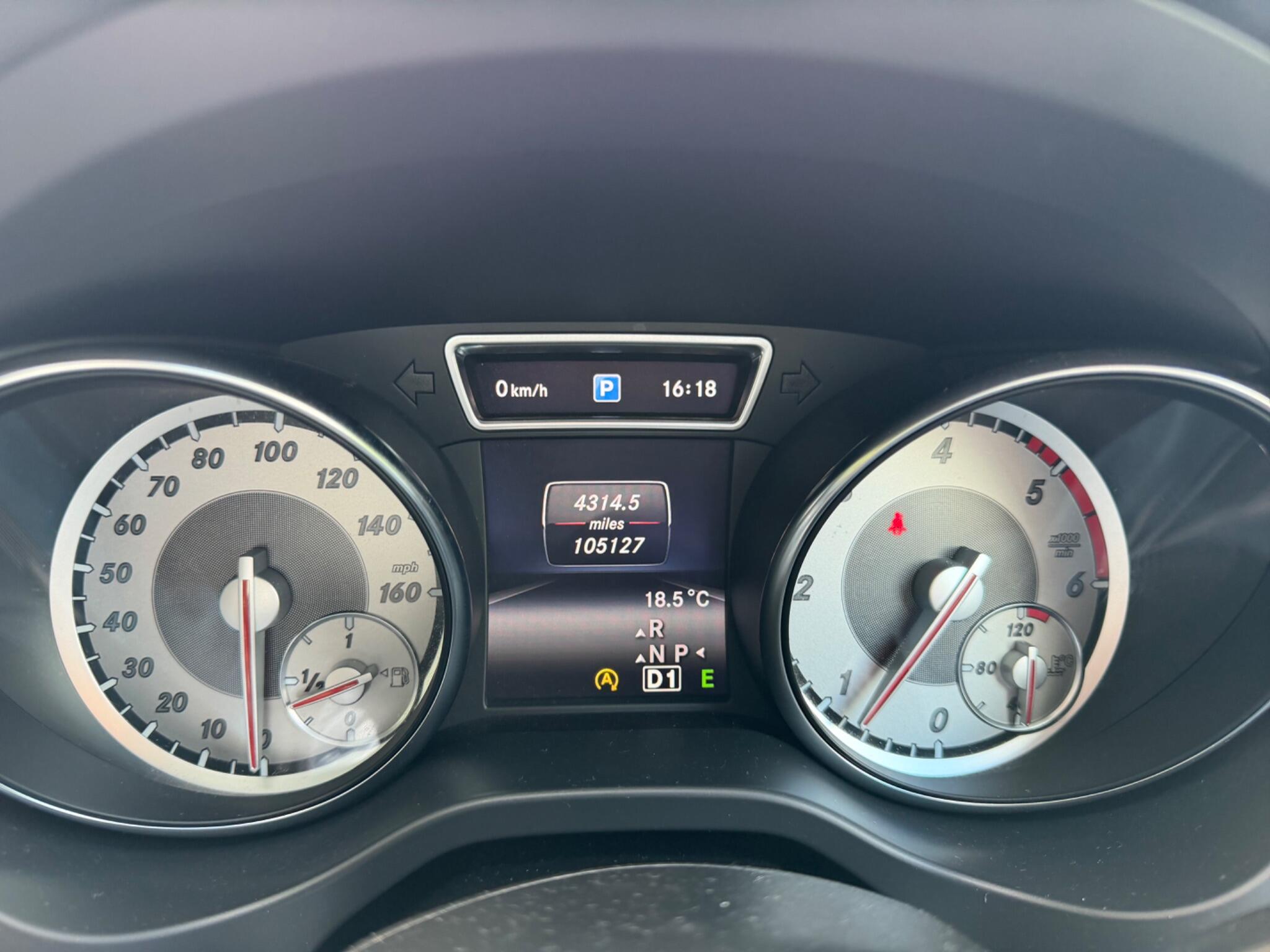 Mercedes-Benz Gla view 41