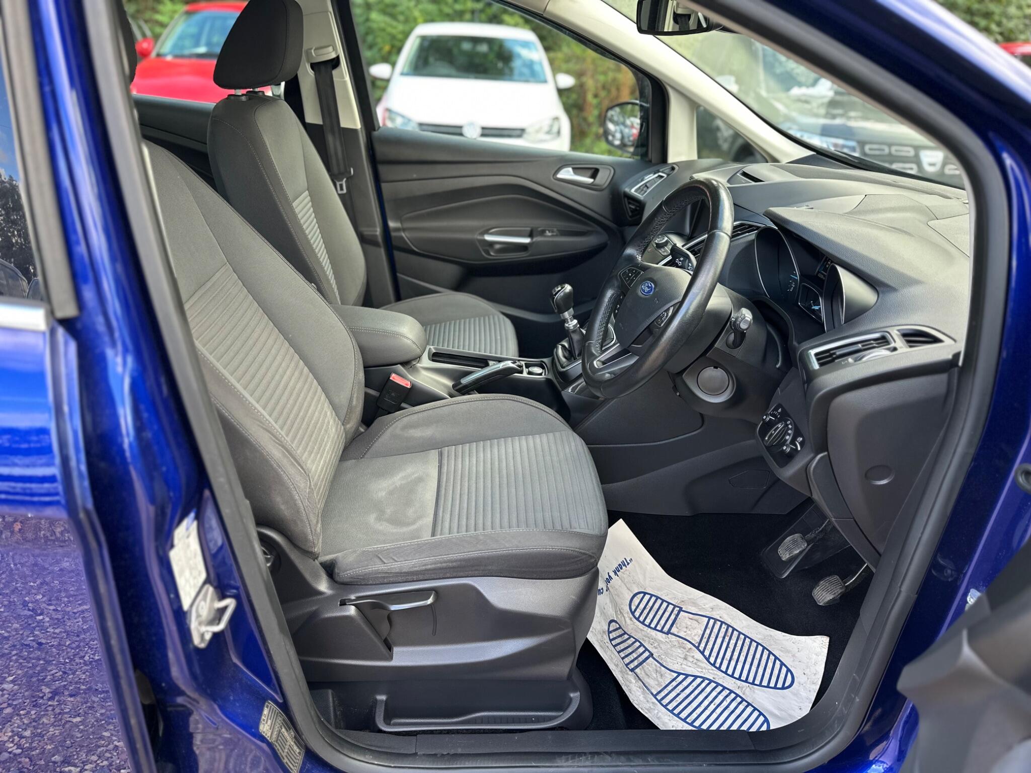 Ford Grand C-Max view 55