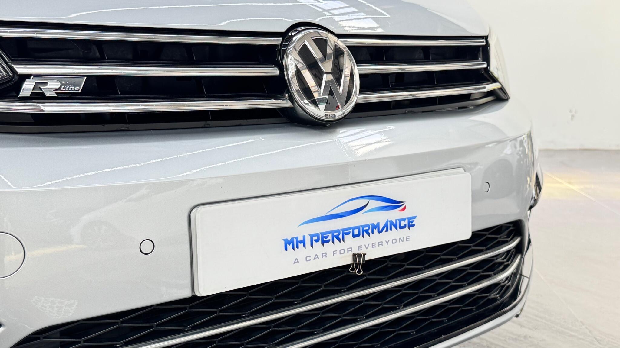 Volkswagen Touran view 22