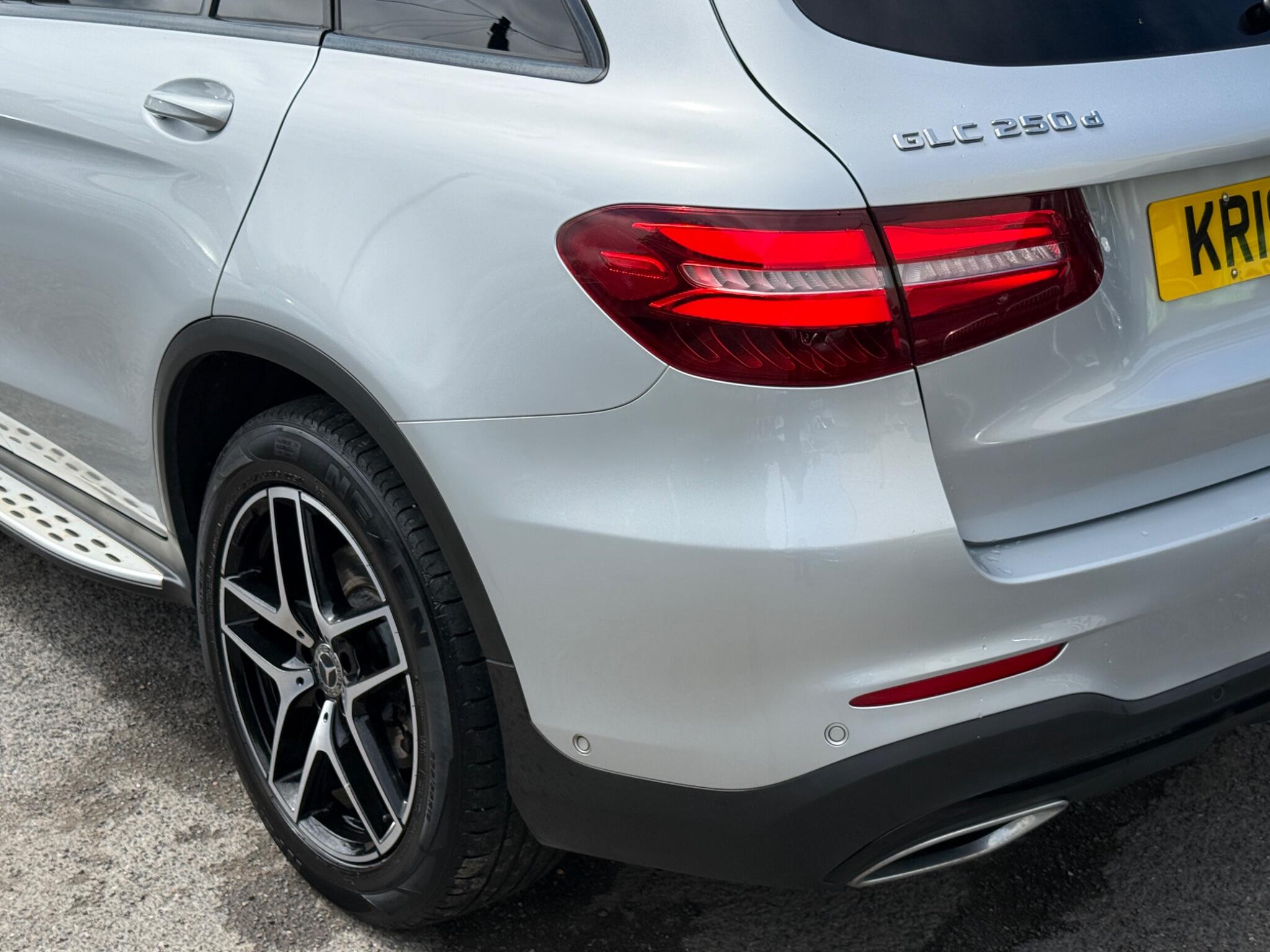 Mercedes-Benz GLC - Image 27