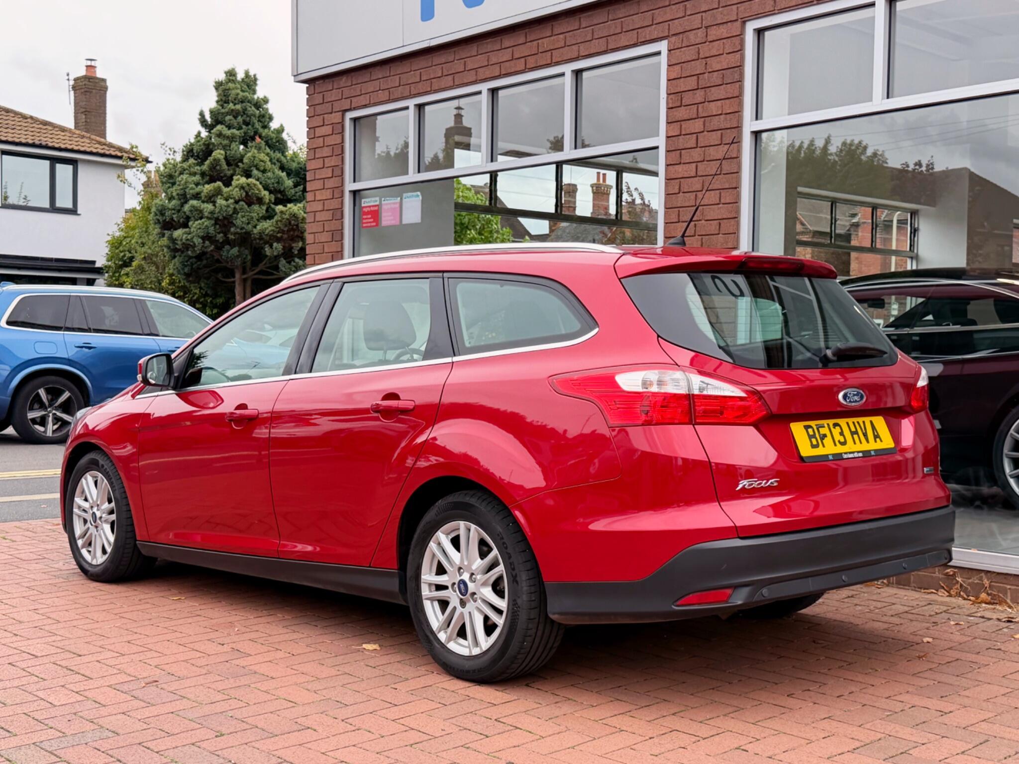 Ford Focus view 5