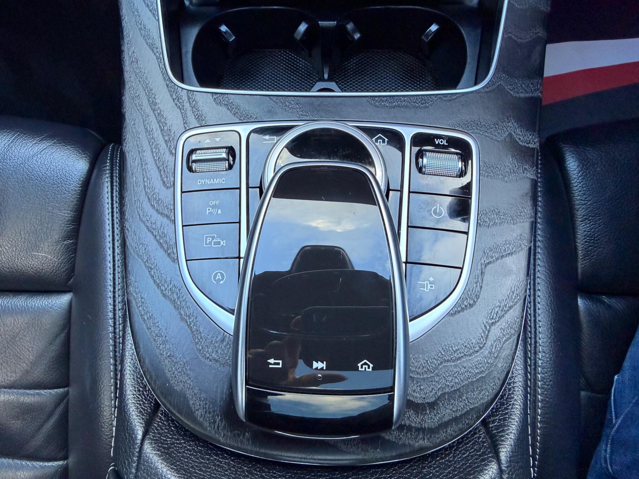 Mercedes-Benz E Class view 21