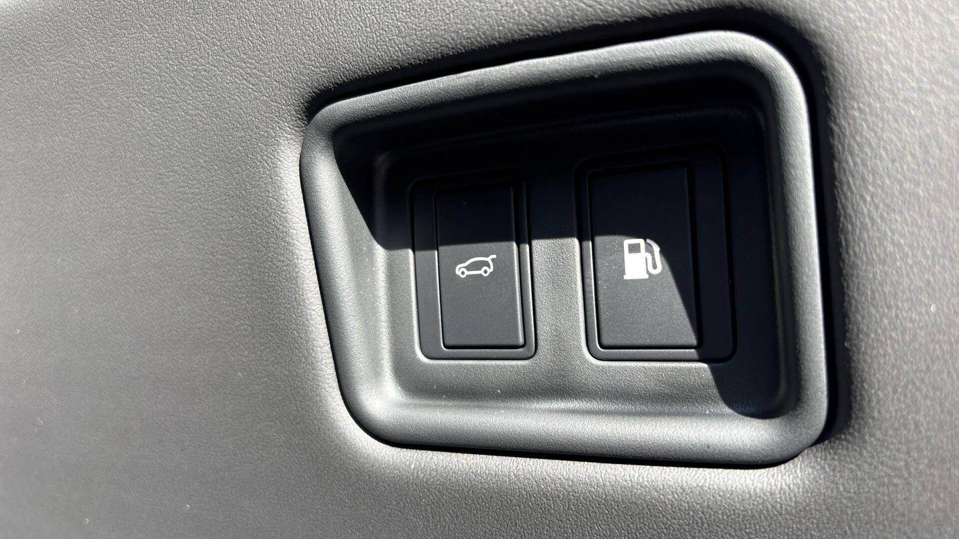 Land Rover Range Rover view 19