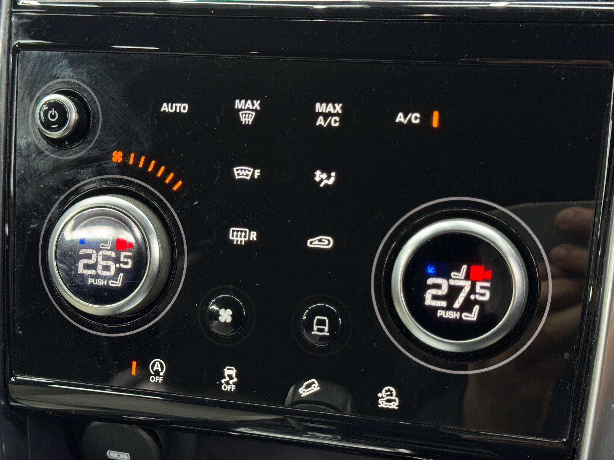 Land Rover Discovery Sport view 27