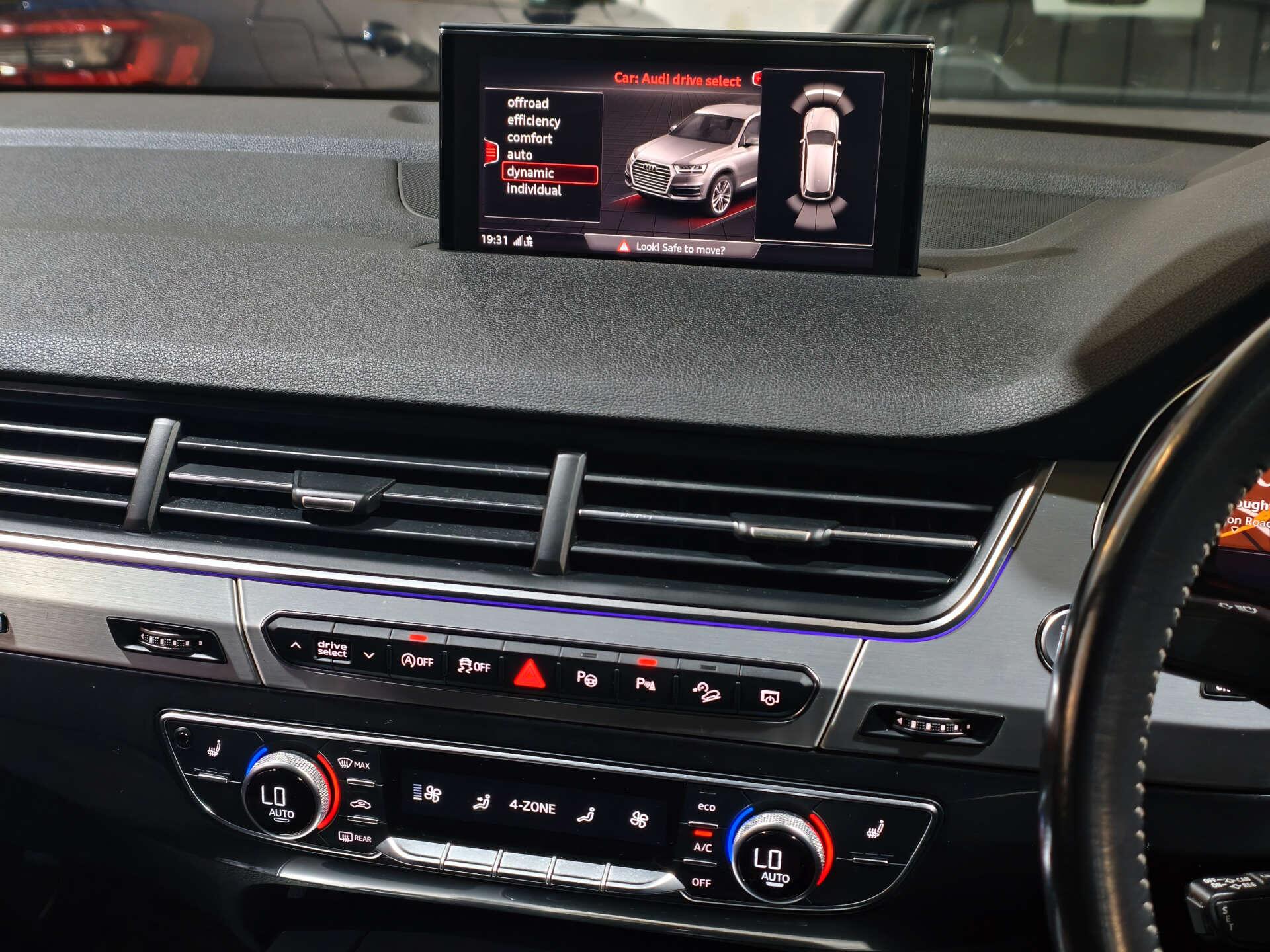 Audi Q7 view 41