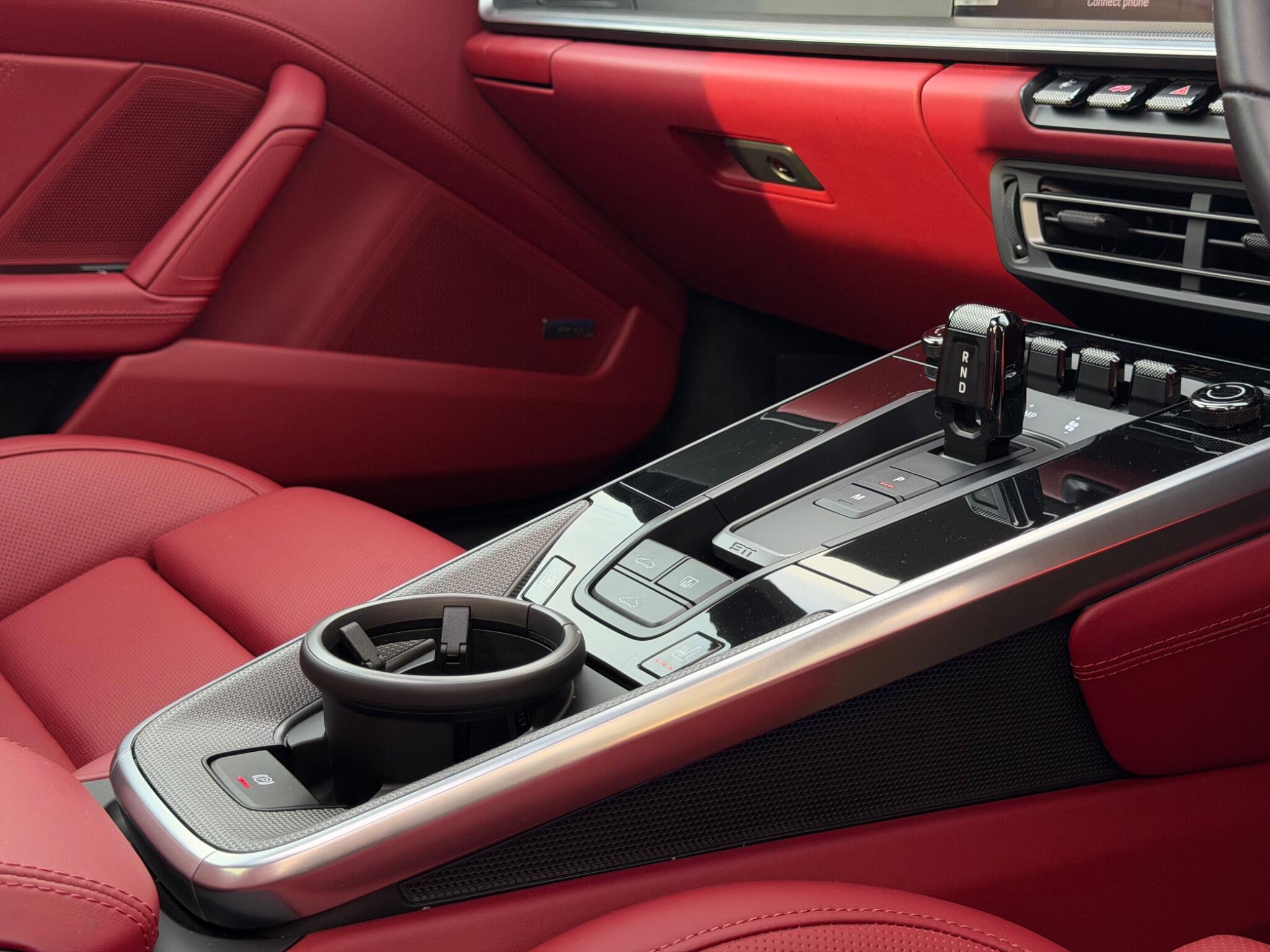 Porsche 911 view 22