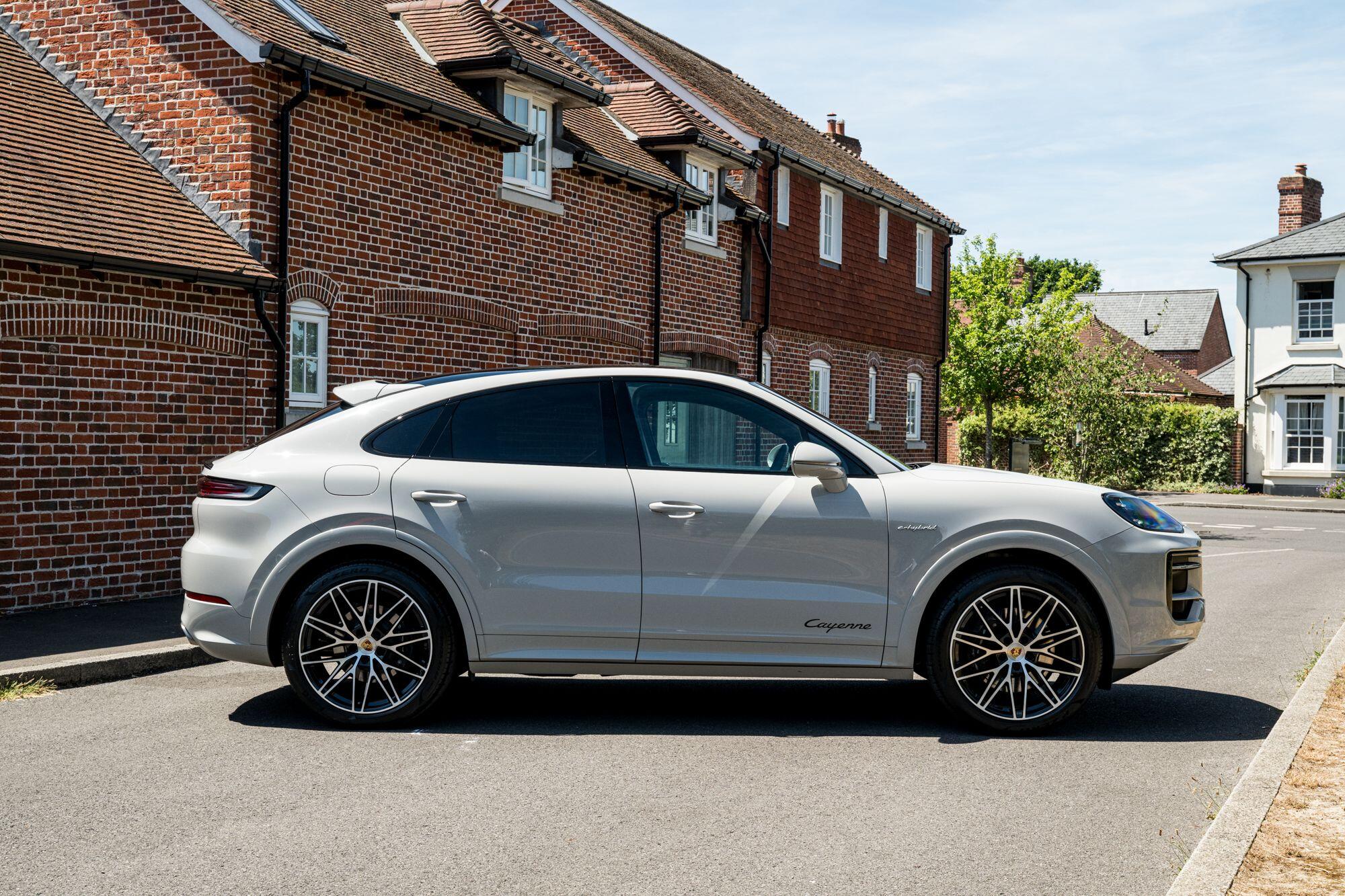 Porsche Cayenne view 10