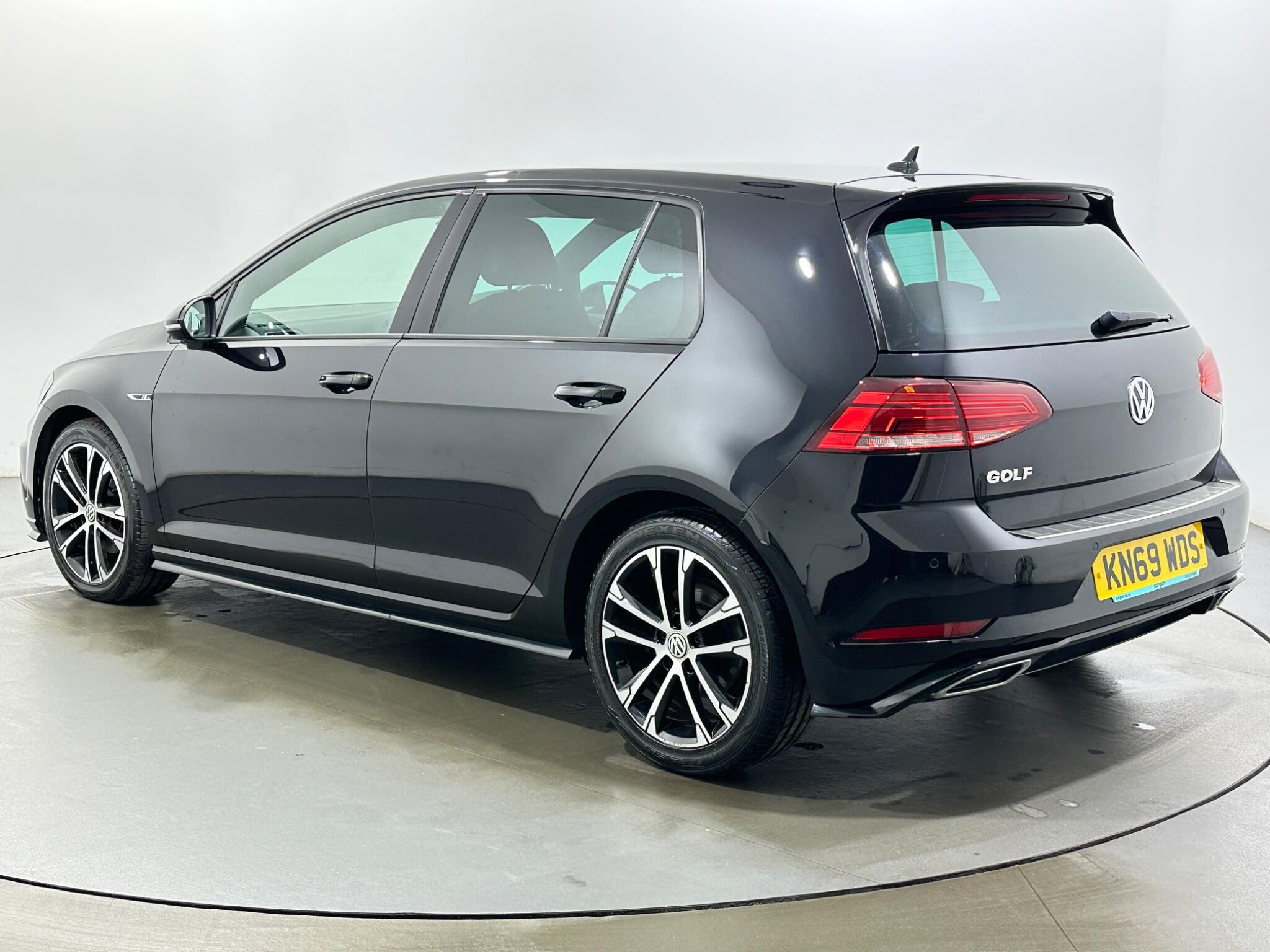 Volkswagen Golf view 6
