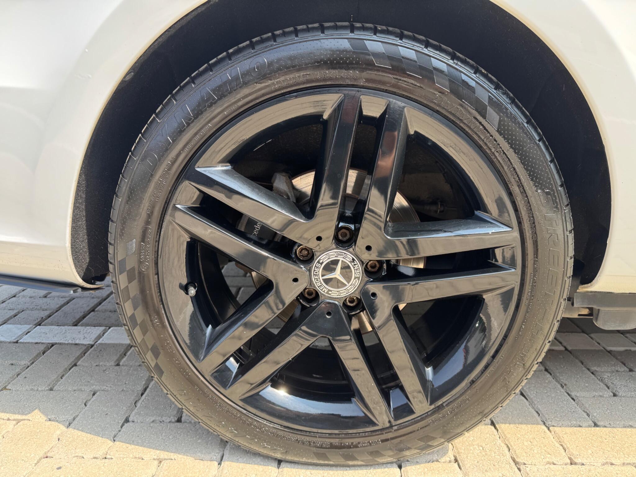 Mercedes-Benz V Class view 12