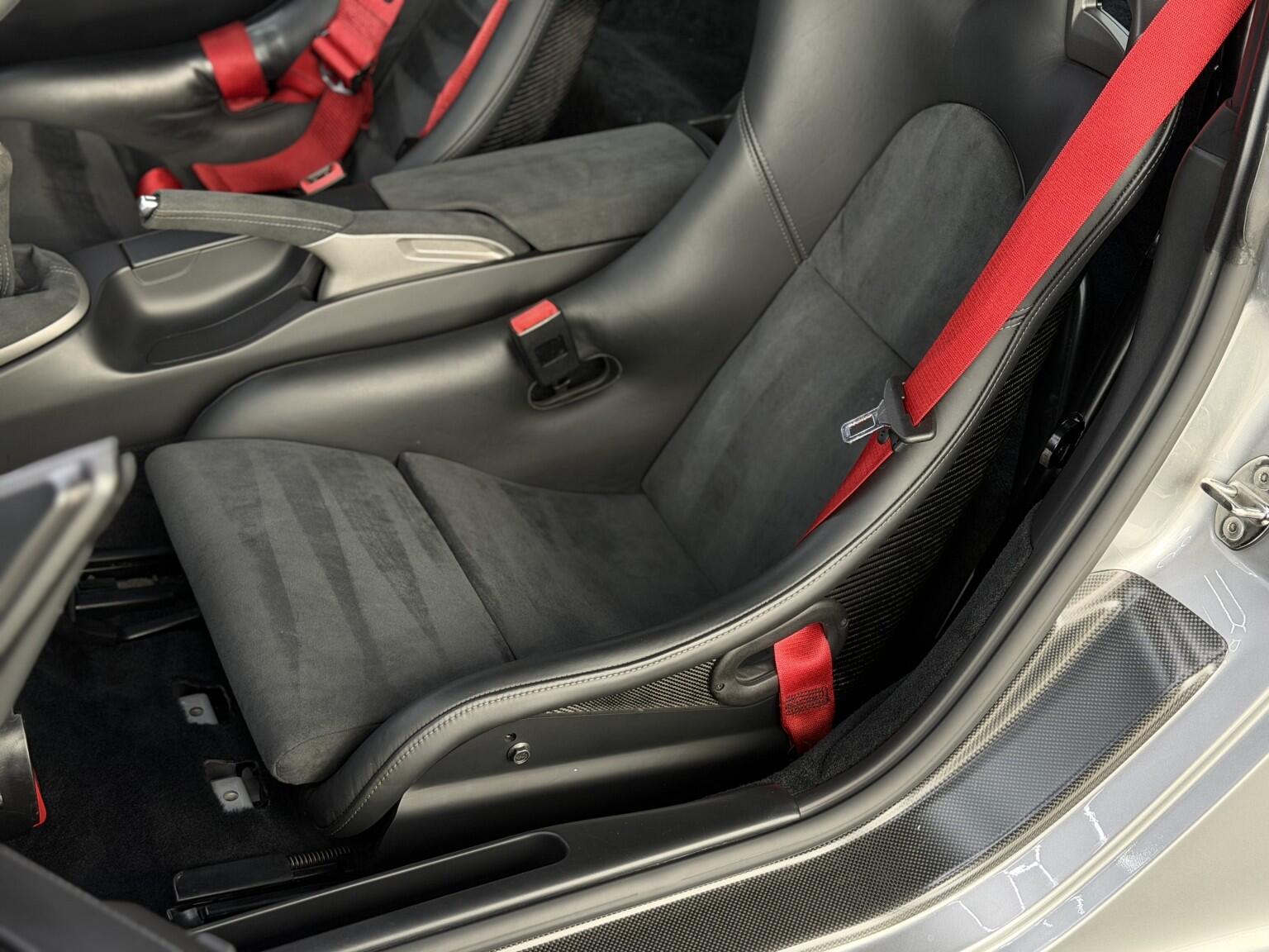 Porsche 911 view 61
