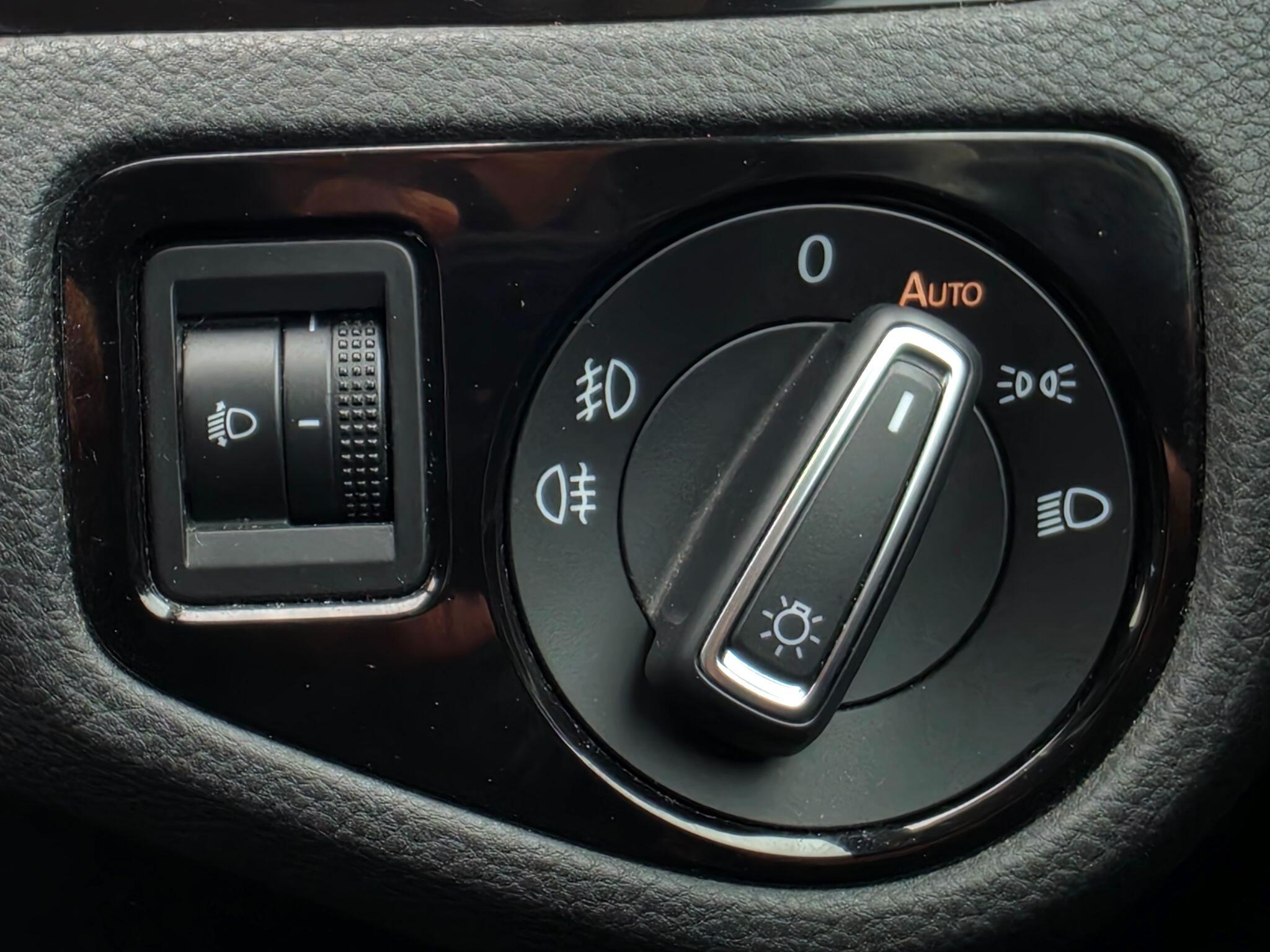 Volkswagen Golf view 24