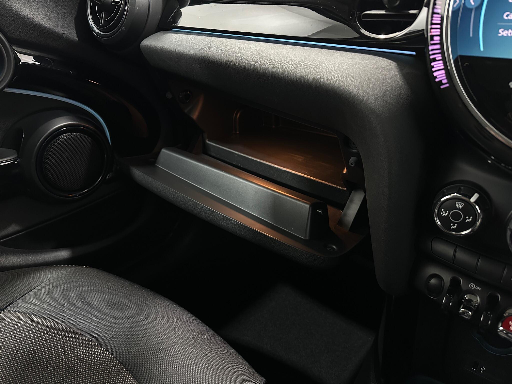 Mini Cooper view 26