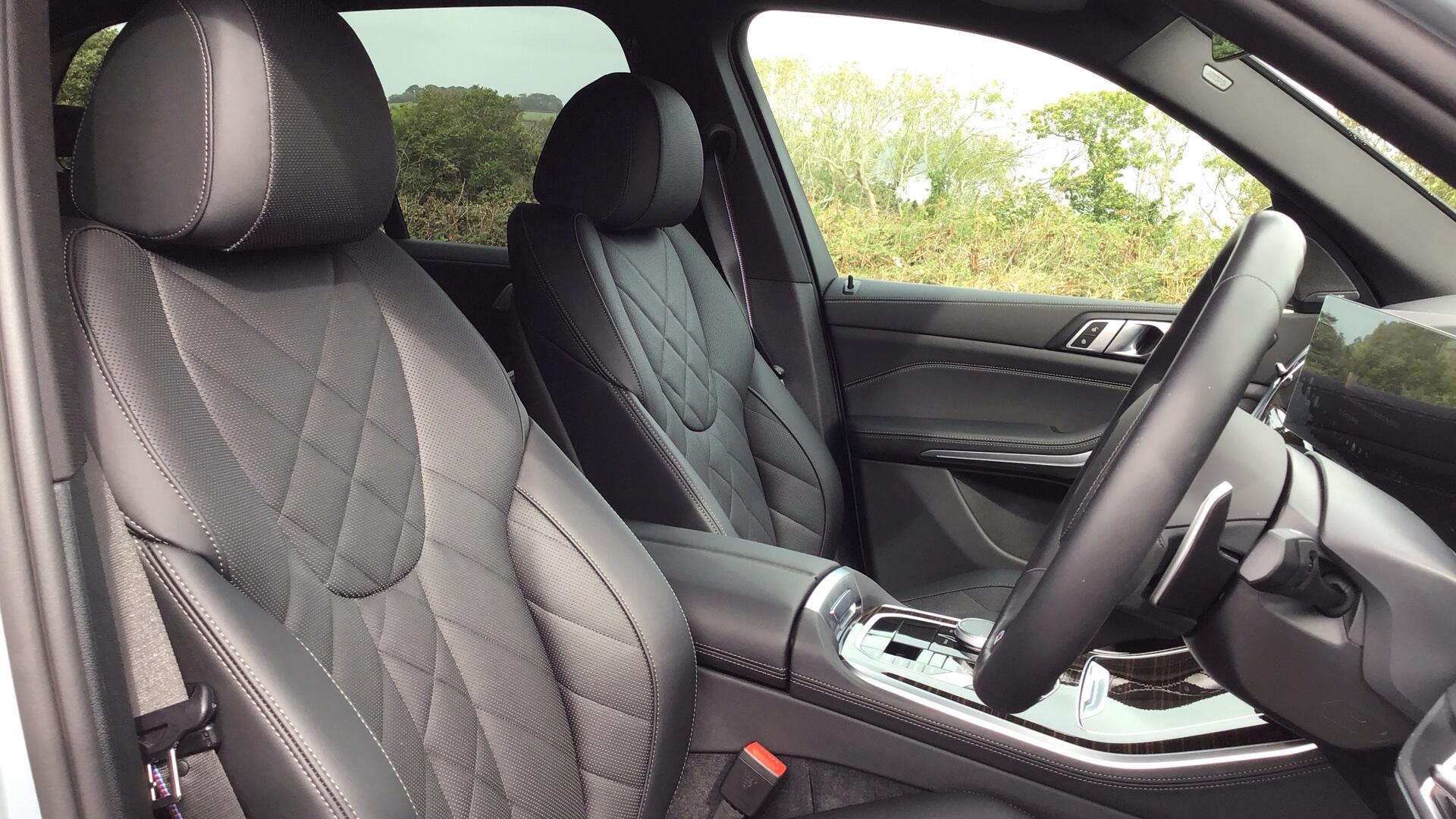 BMW X5 view 11