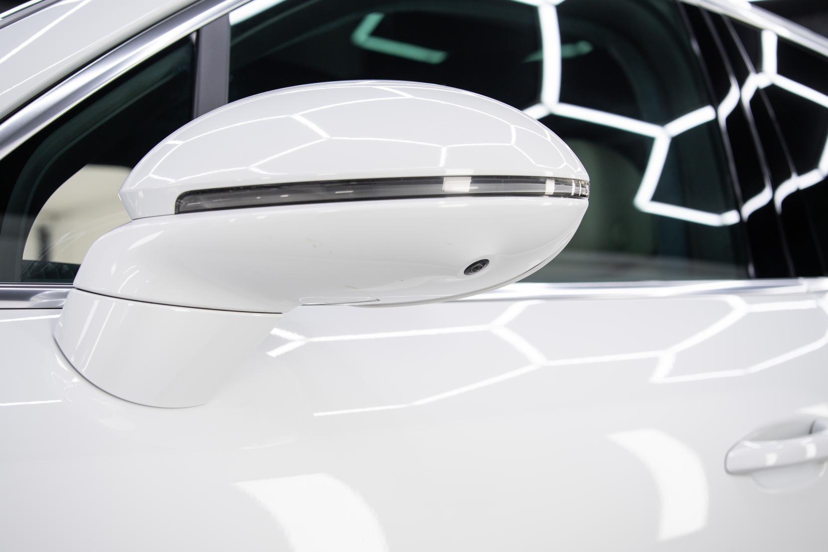 Porsche Cayenne view 36