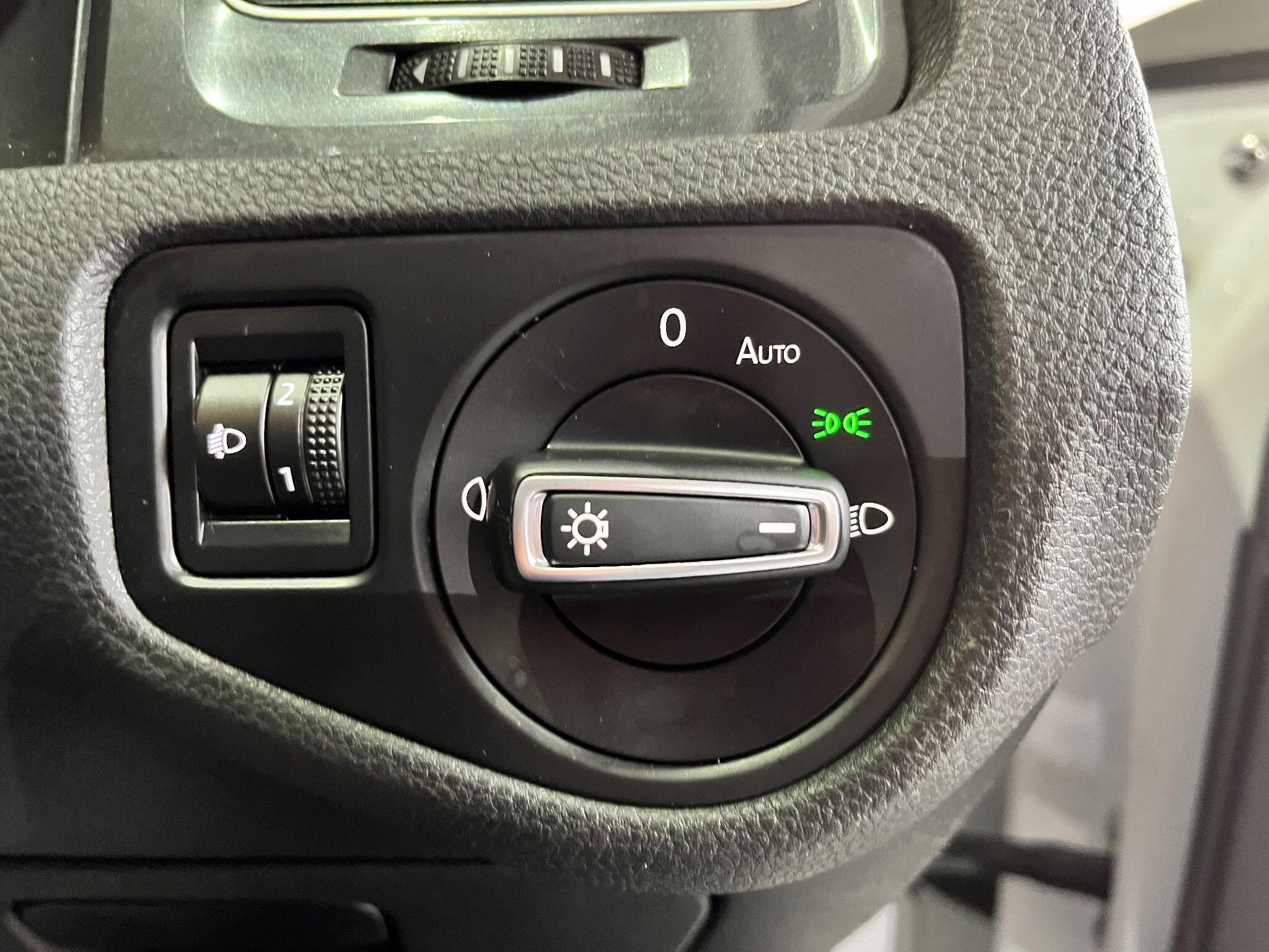 Volkswagen Golf view 26