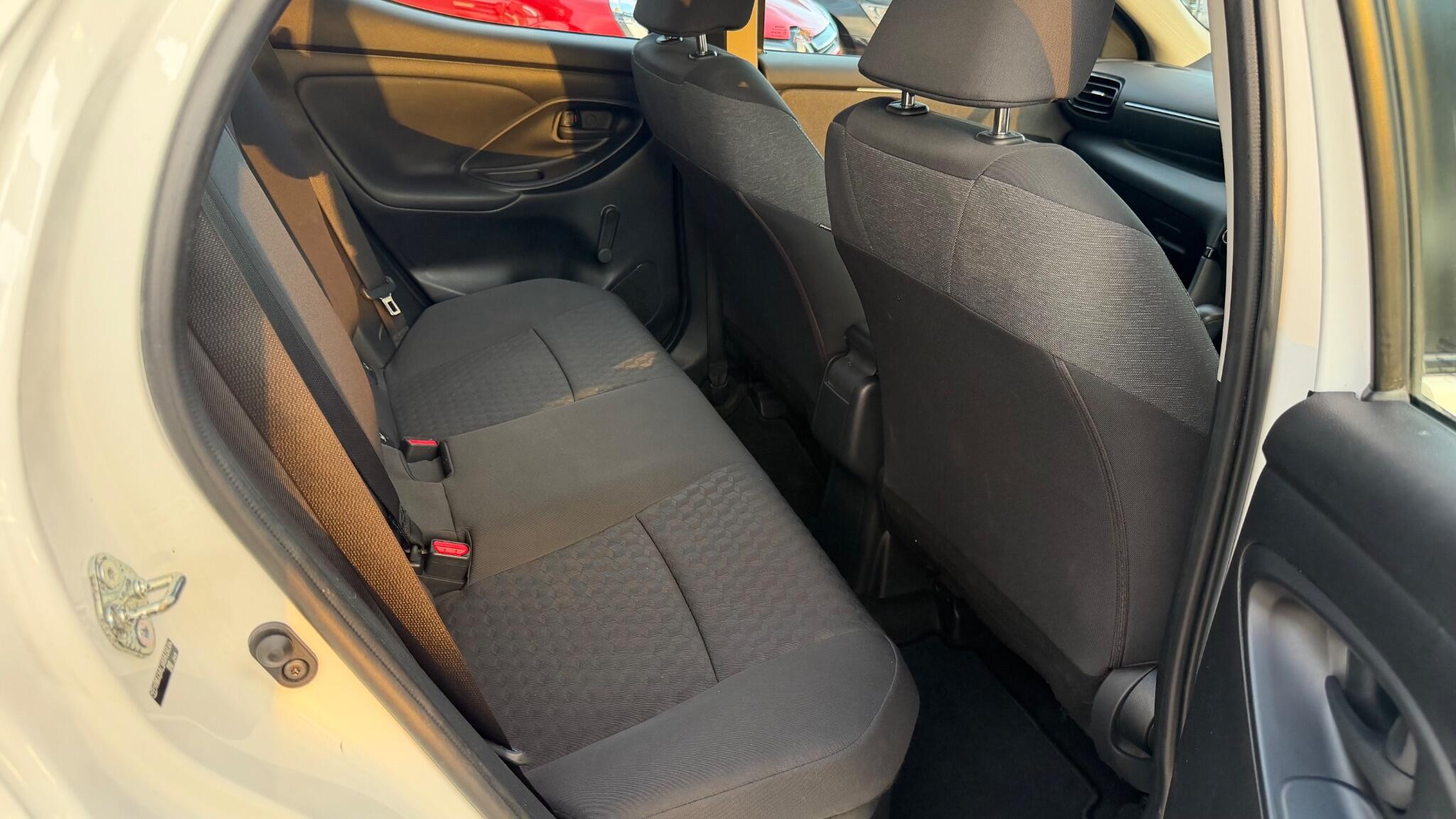 Toyota Yaris view 14