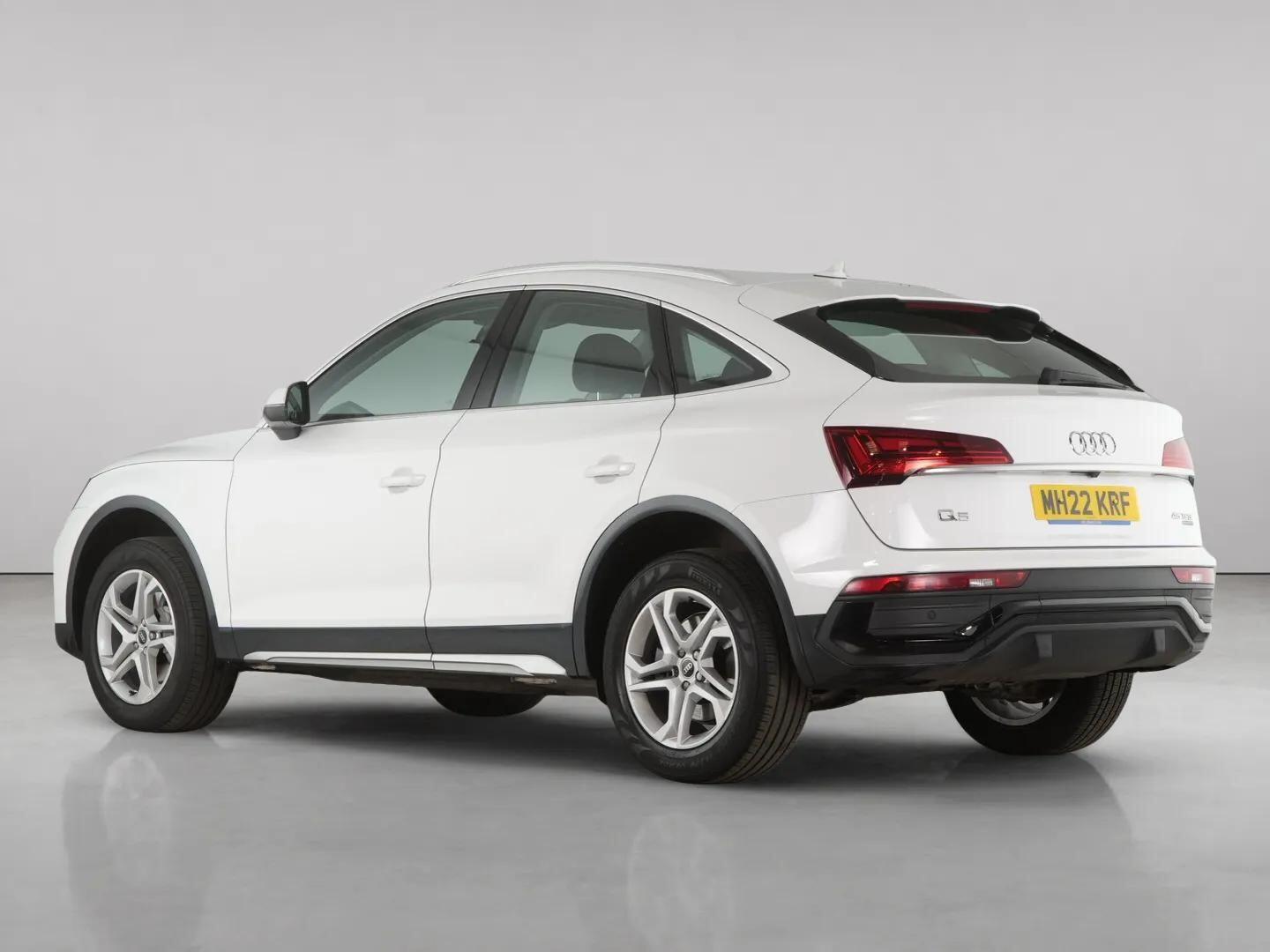 Audi Q5 view 6