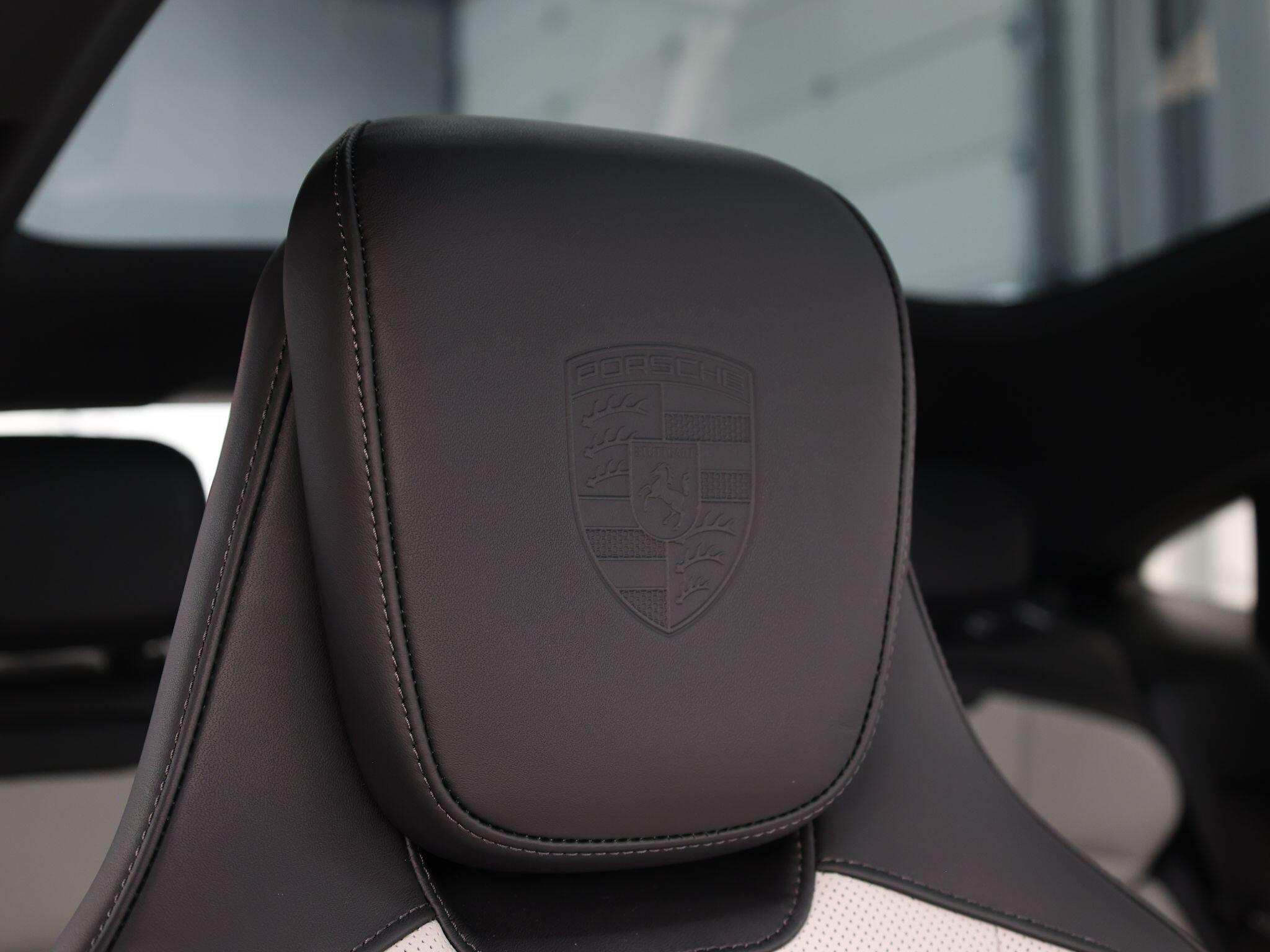 Porsche Taycan view 36