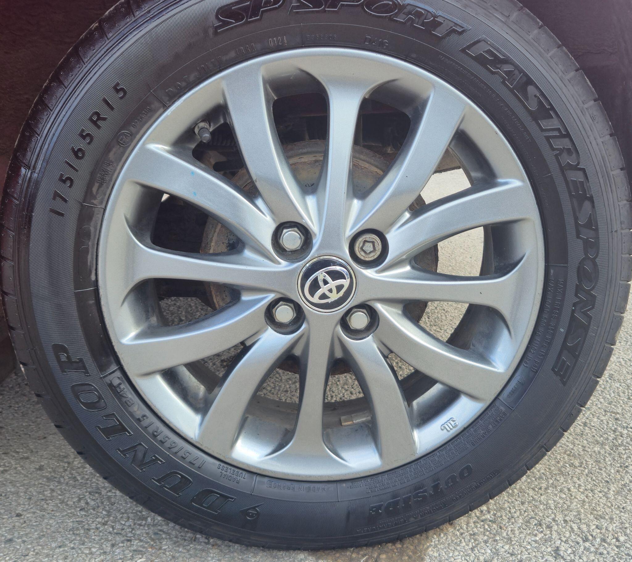 Toyota Yaris view 32
