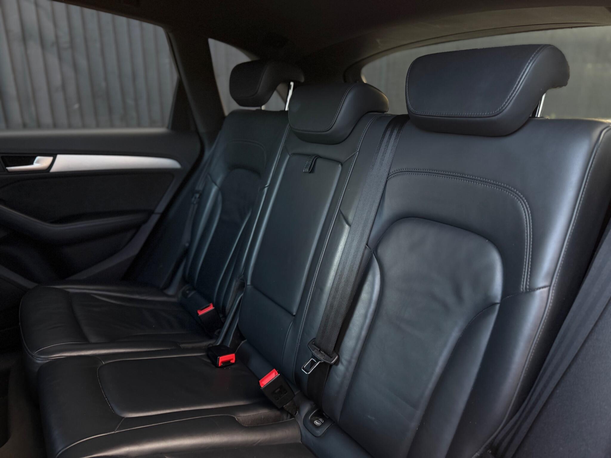Audi Q5 view 17