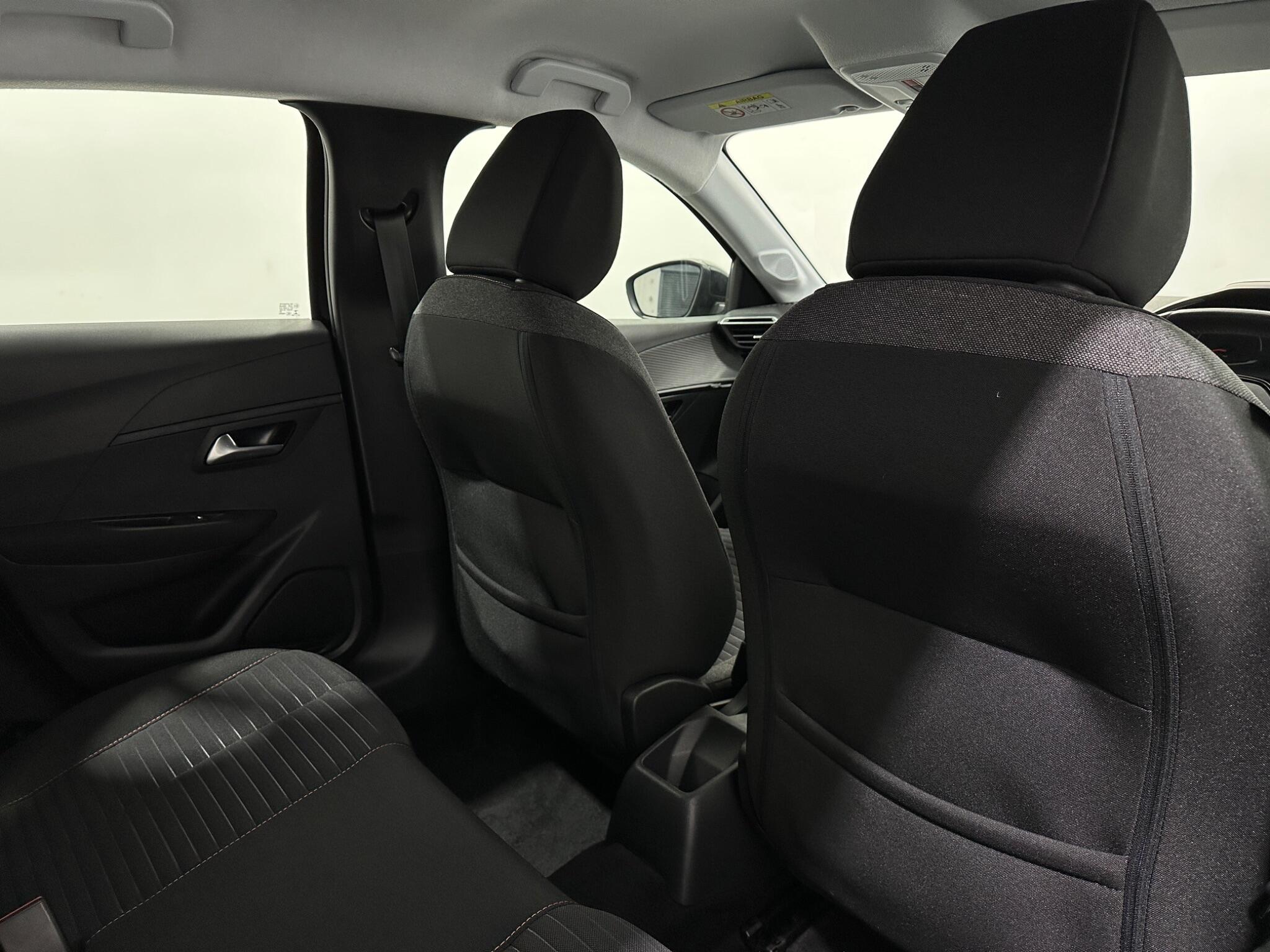 Peugeot 208 view 38