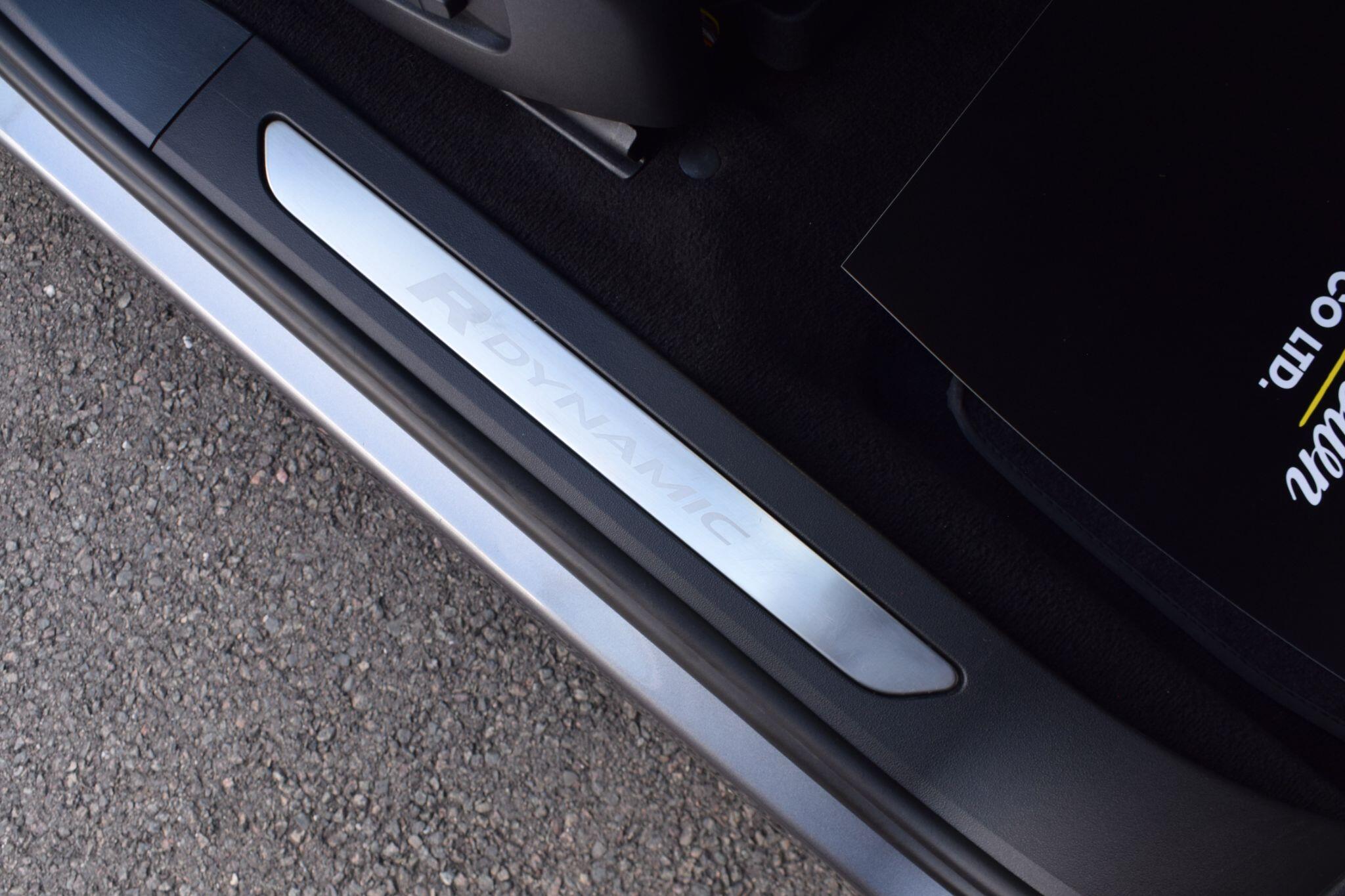 Land Rover Range Rover Evoque view 25