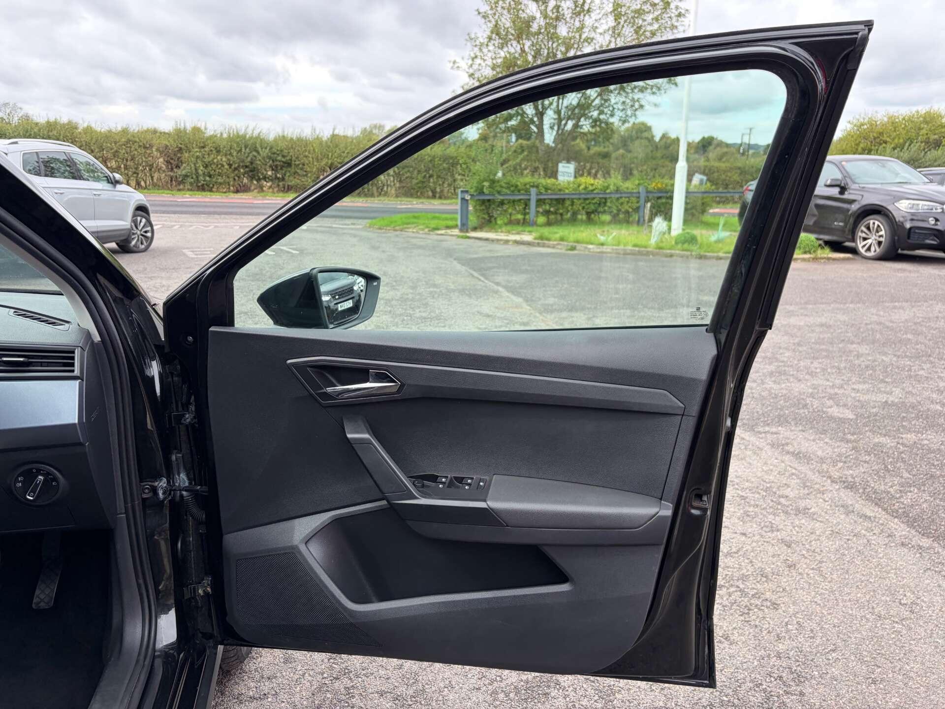 Seat Arona view 32