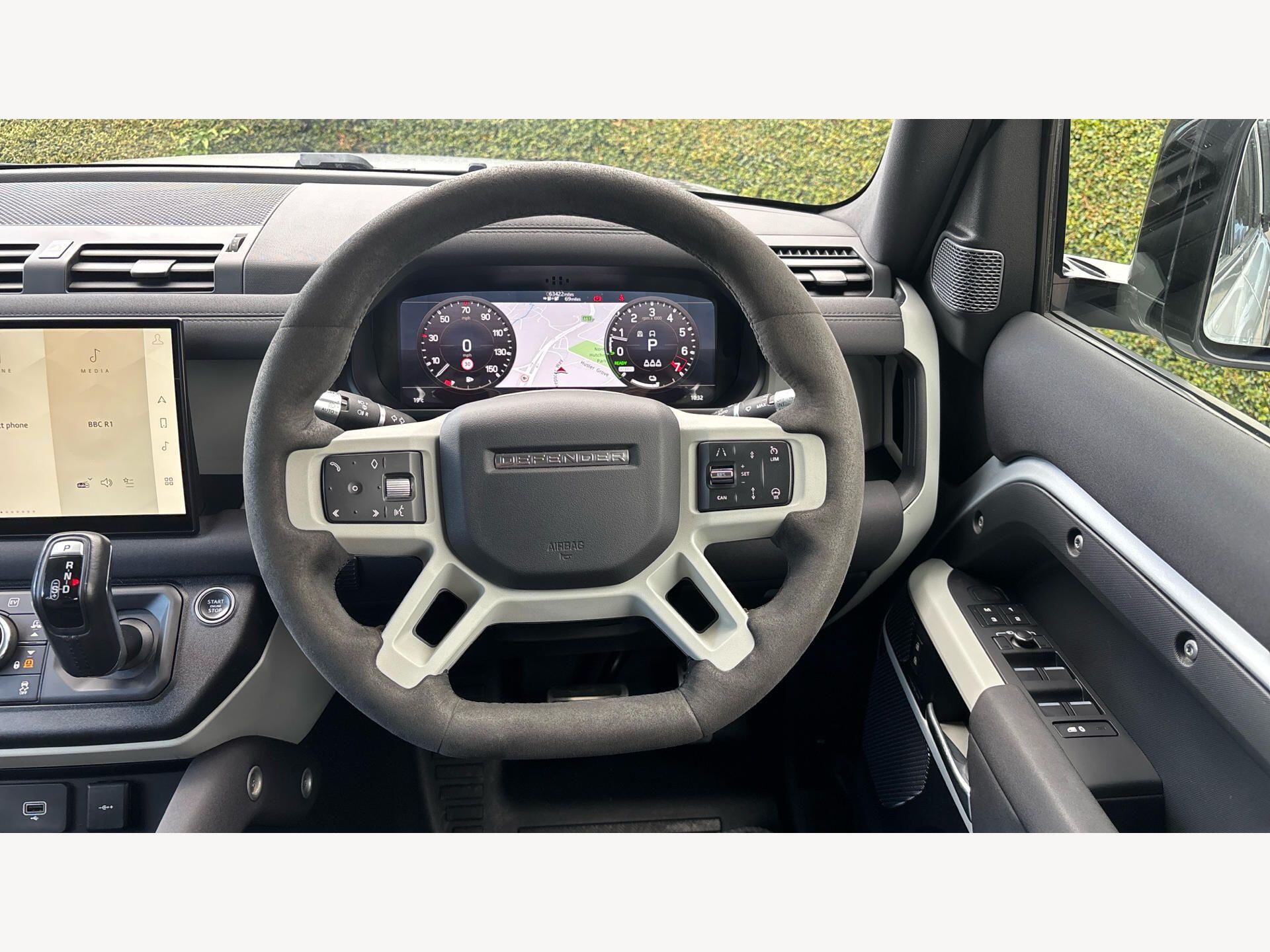 Land Rover Defender view 18