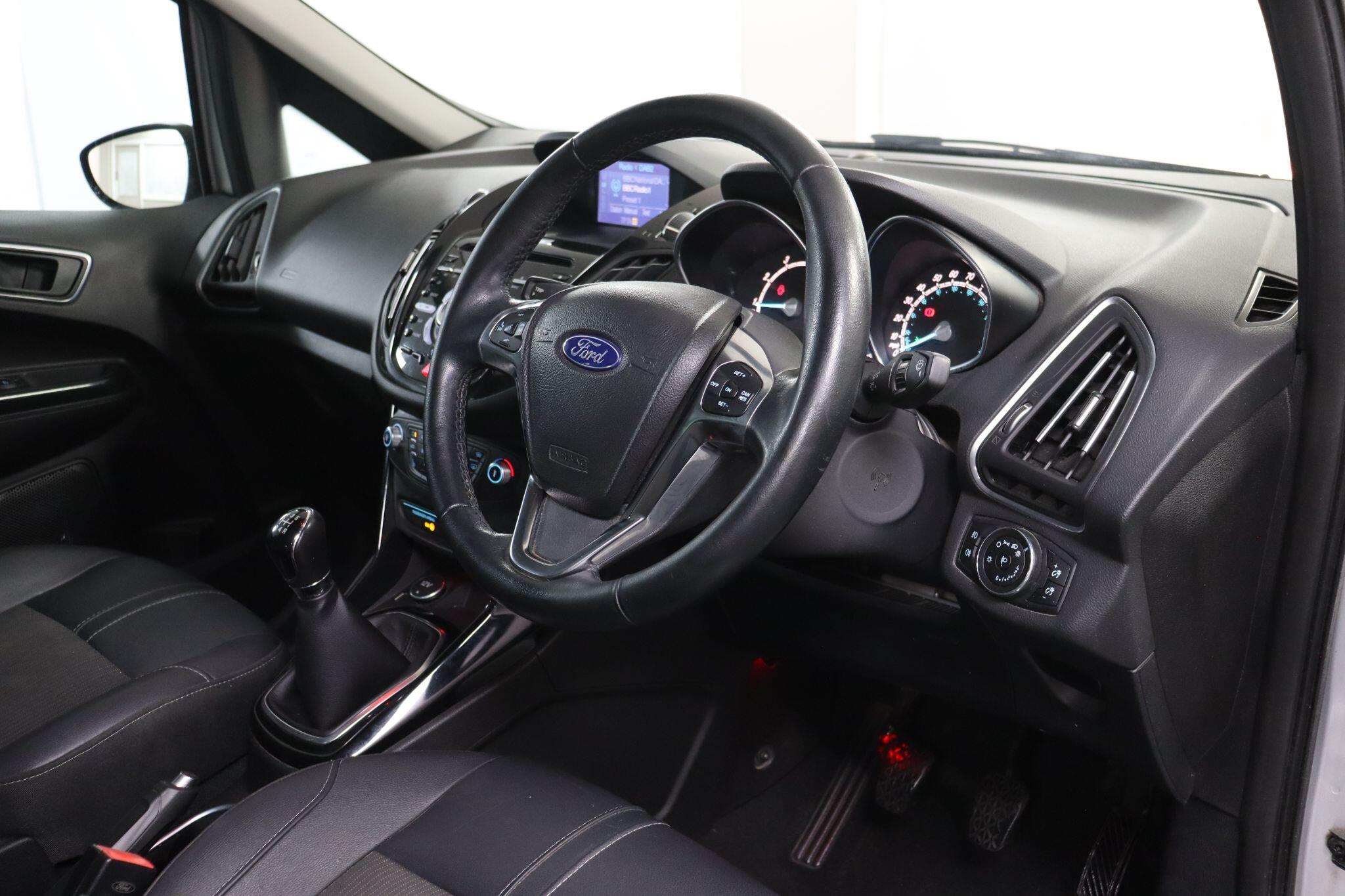 Ford B-Max view 18