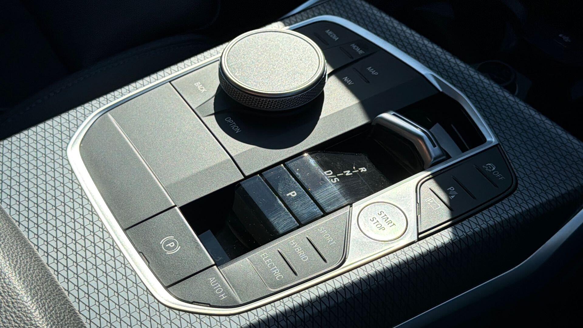 BMW 3 Series view 10