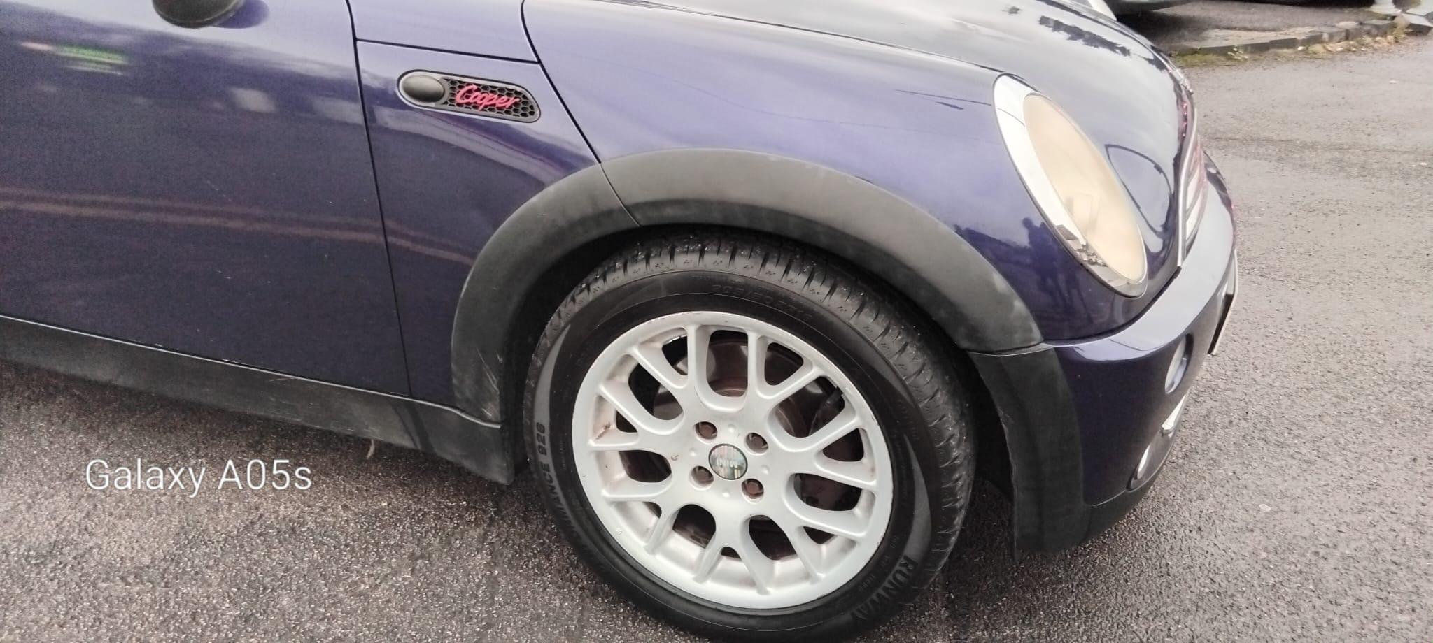 2005 MINI Hatch image 28