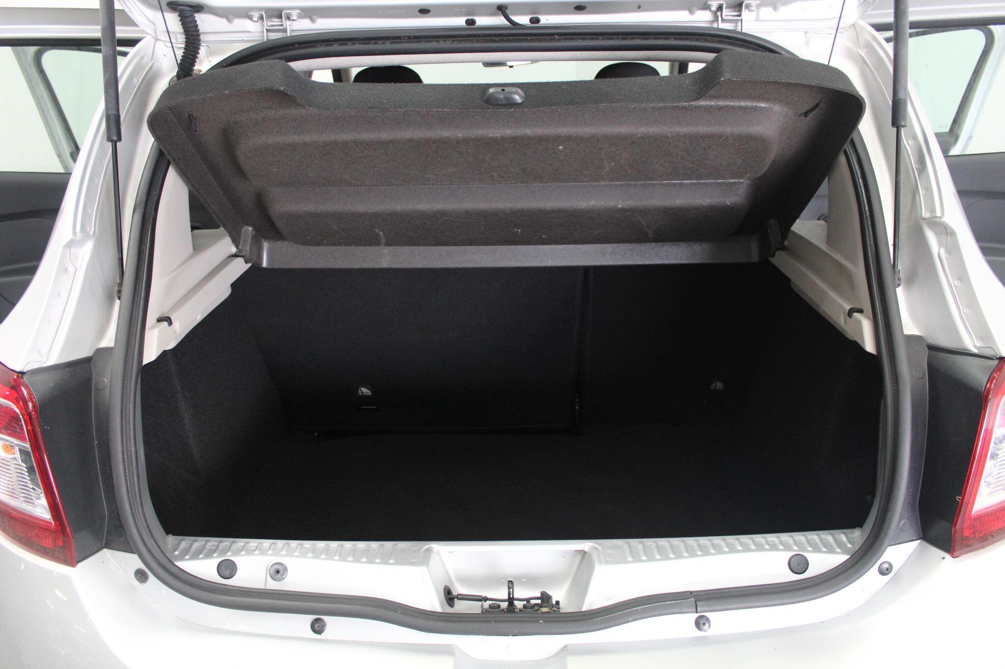 Dacia Sandero view 23